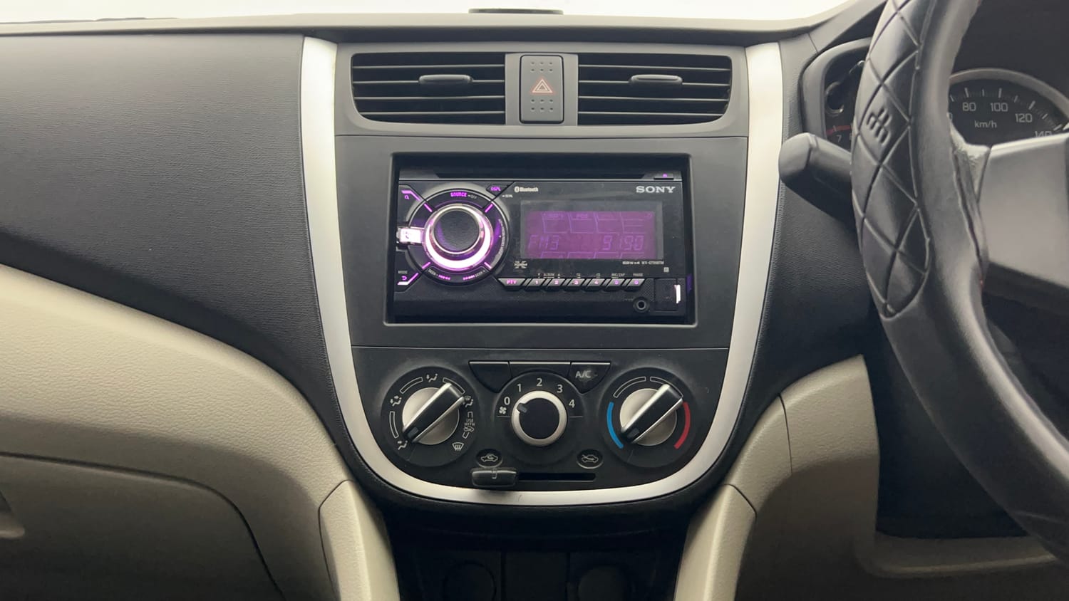 Used 2015 Maruti Suzuki Celerio VXi AMT Petrol Automatic interior MUSIC SYSTEM & AC CONTROL VIEW