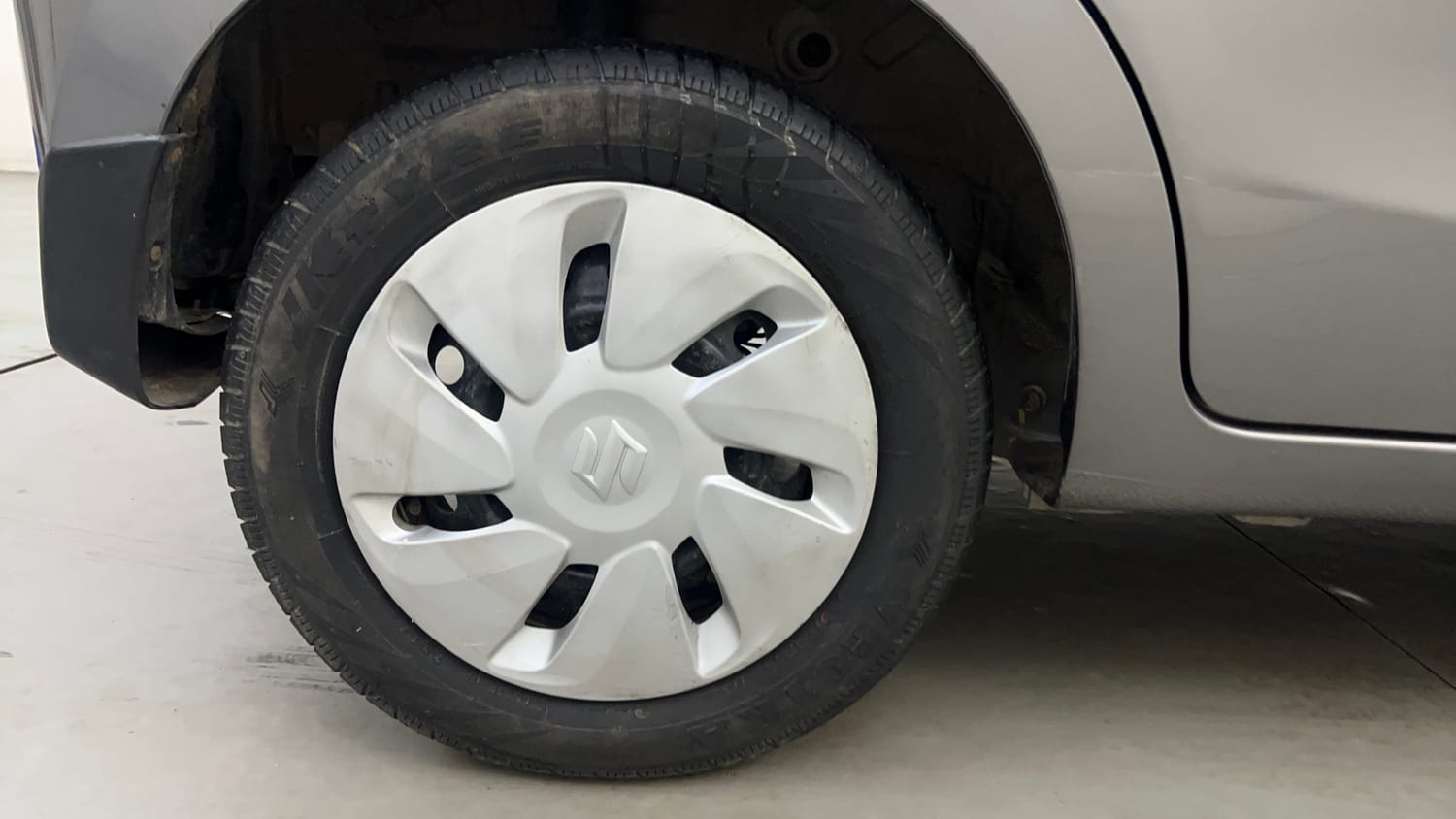 Used 2017 Maruti Suzuki Celerio ZXi Petrol Manual tyres RIGHT REAR TYRE RIM VIEW