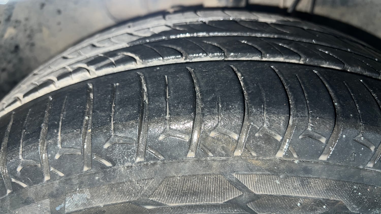 Used 2022 Tata Tiago XE Petrol Manual tyres RIGHT FRONT TYRE TREAD VIEW