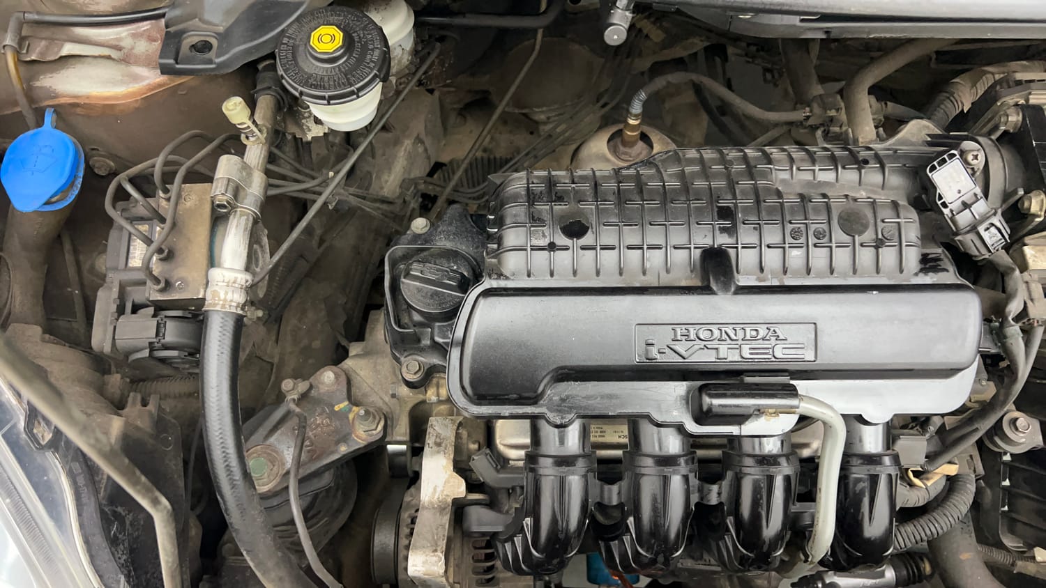 Used 2015 Honda Amaze 1.2 S i-VTEC Petrol Manual engine ENGINE RIGHT SIDE VIEW