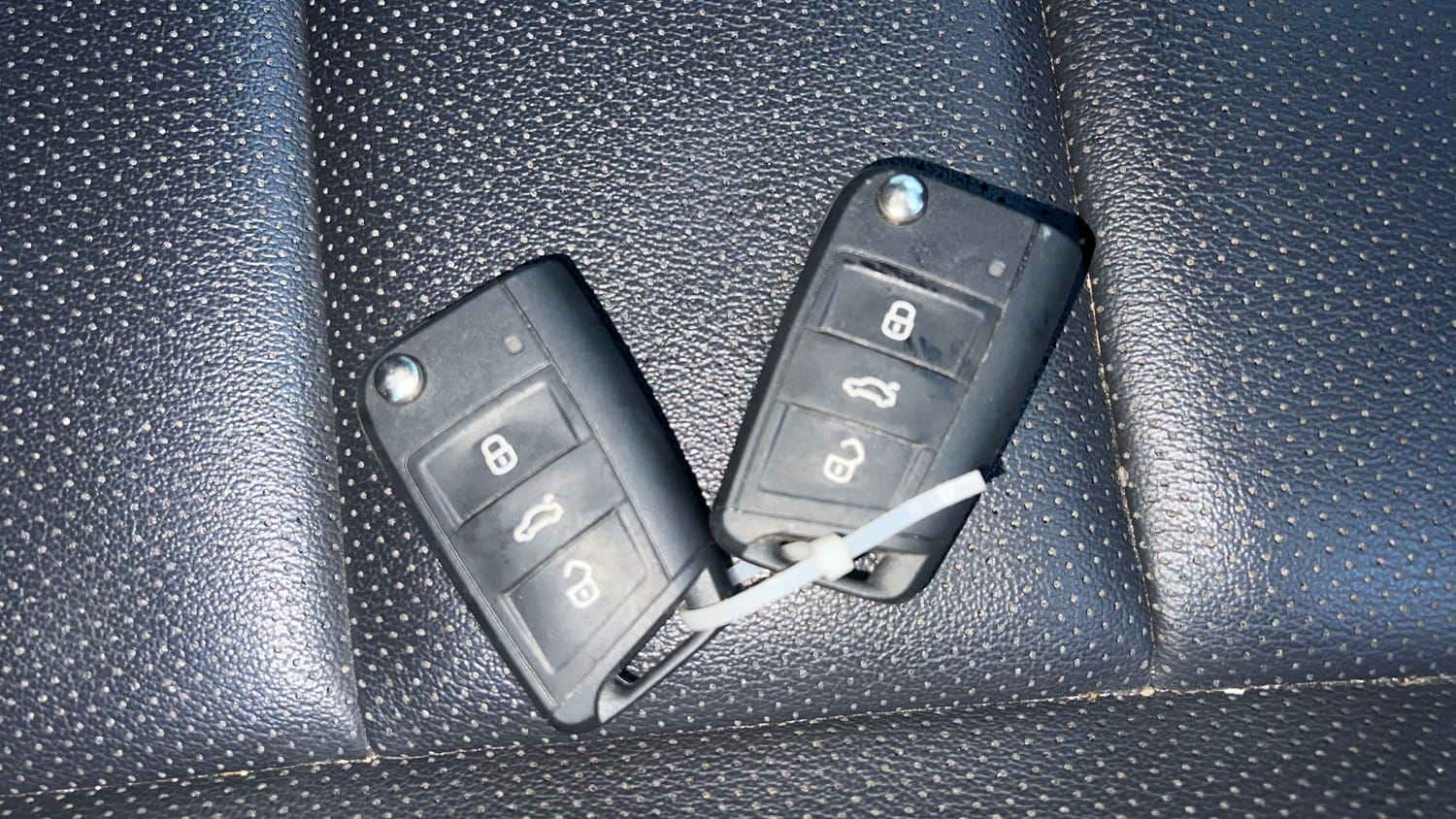 Used 2025 Volkswagen Taigun Topline 1.0 TSI AT Petrol Automatic extra CAR KEY VIEW