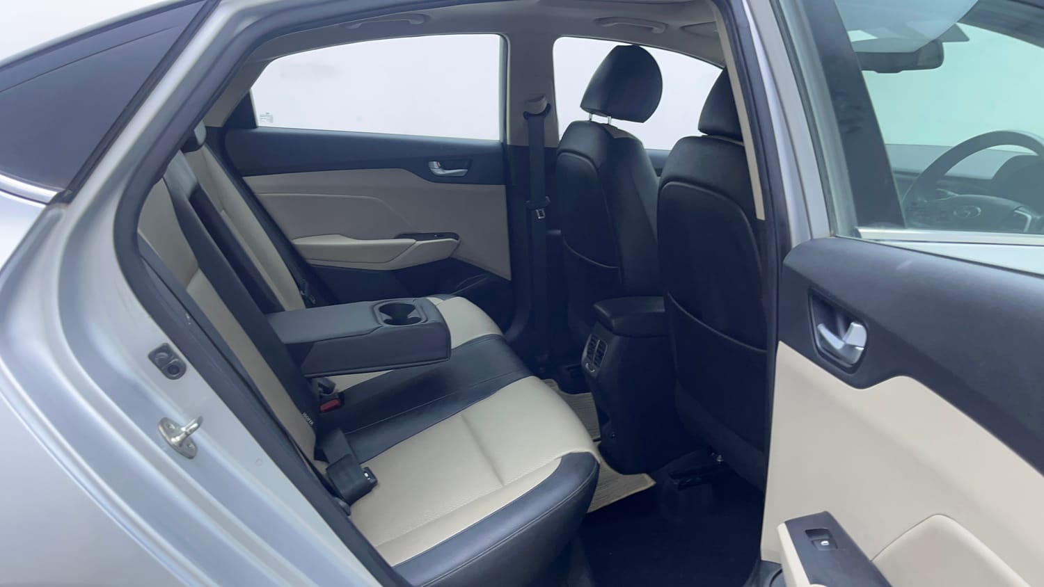 Used 2017 Hyundai Verna SX (O) 1.6 VTVT AT Petrol Automatic interior RIGHT SIDE REAR DOOR CABIN VIEW