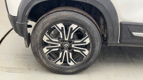 Used 2021 Renault Kiger RXZ 1.0 Turbo MT Petrol Manual tyres RIGHT REAR TYRE RIM VIEW