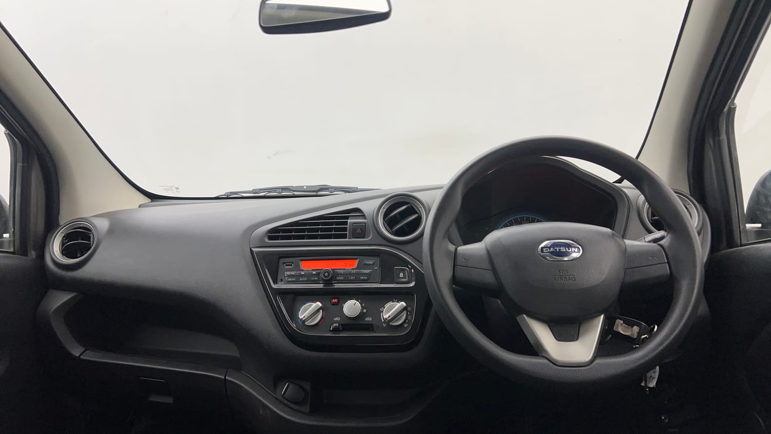 Used 2018 Datsun Redi-GO S 1.0 AMT Petrol Automatic interior DASHBOARD VIEW