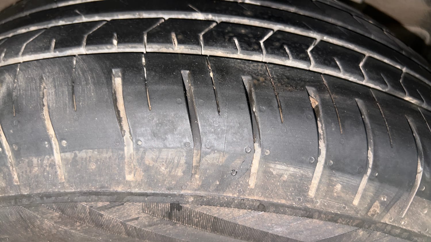 Used 2022 Hyundai Venue SX 1.2 Petrol Petrol Manual tyres LEFT REAR TYRE TREAD VIEW
