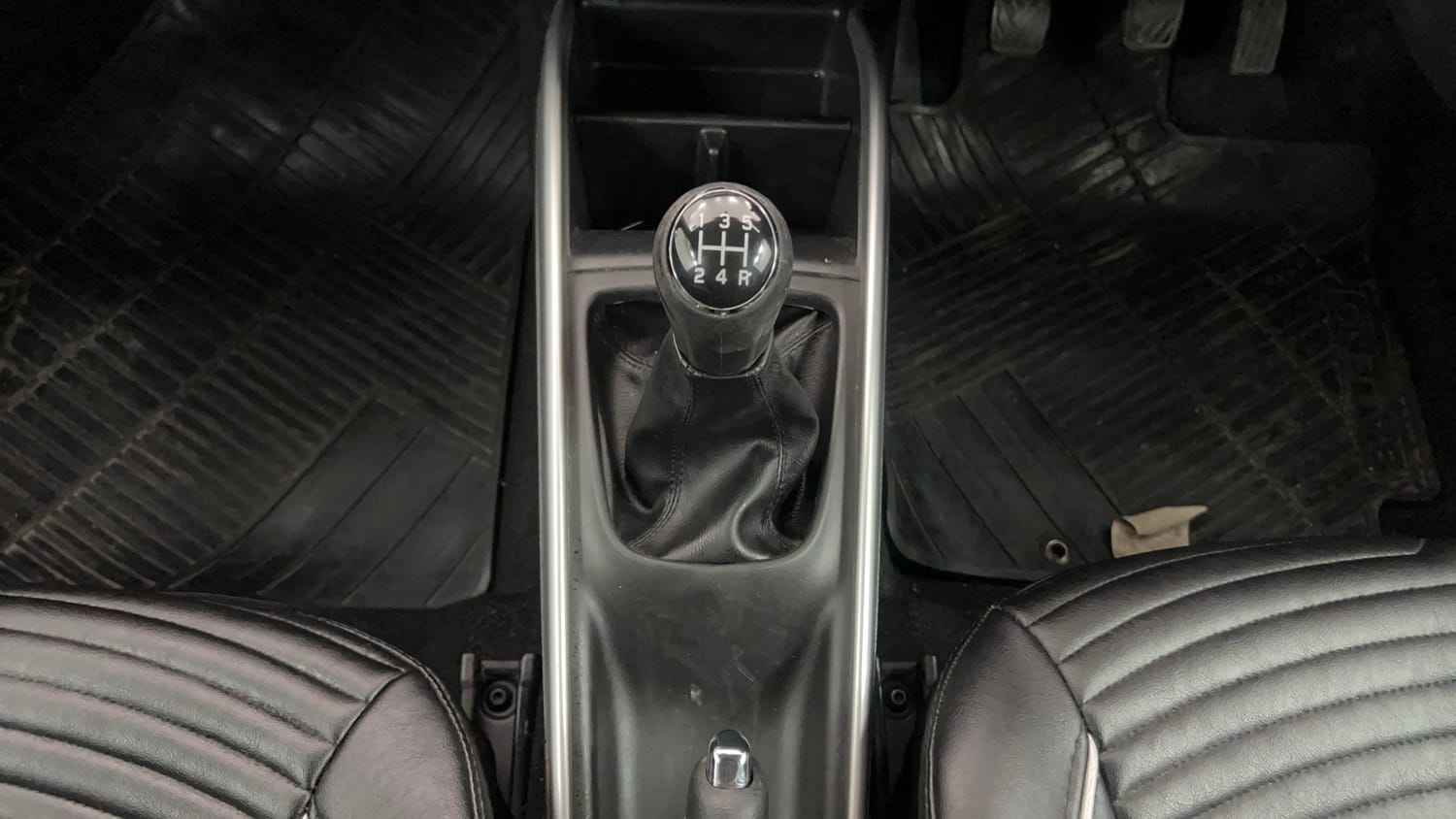 Used 2017 Maruti Suzuki Baleno RS 1.0 Petrol Manual interior GEAR  KNOB VIEW