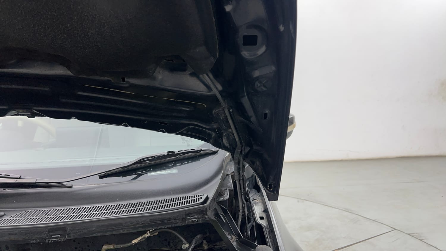 Used 2019 Ford EcoSport Titanium 1.5L TDCi Diesel Manual engine ENGINE LEFT SIDE HINGE & APRON VIEW