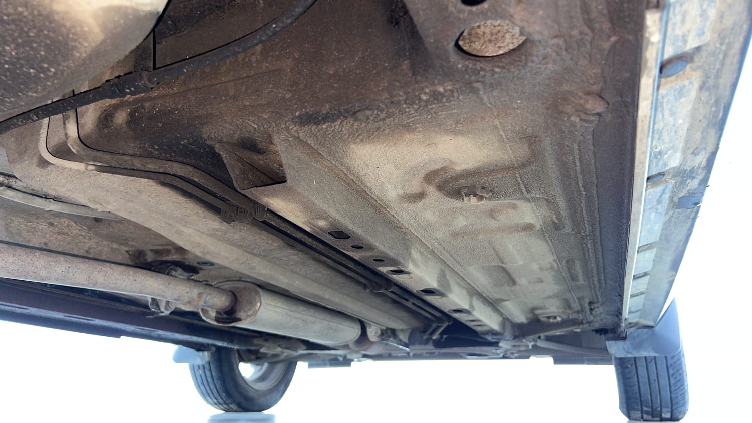 Used 2023 Nissan Magnite XV Premium Turbo Petrol Manual extra REAR RIGHT UNDERBODY VIEW