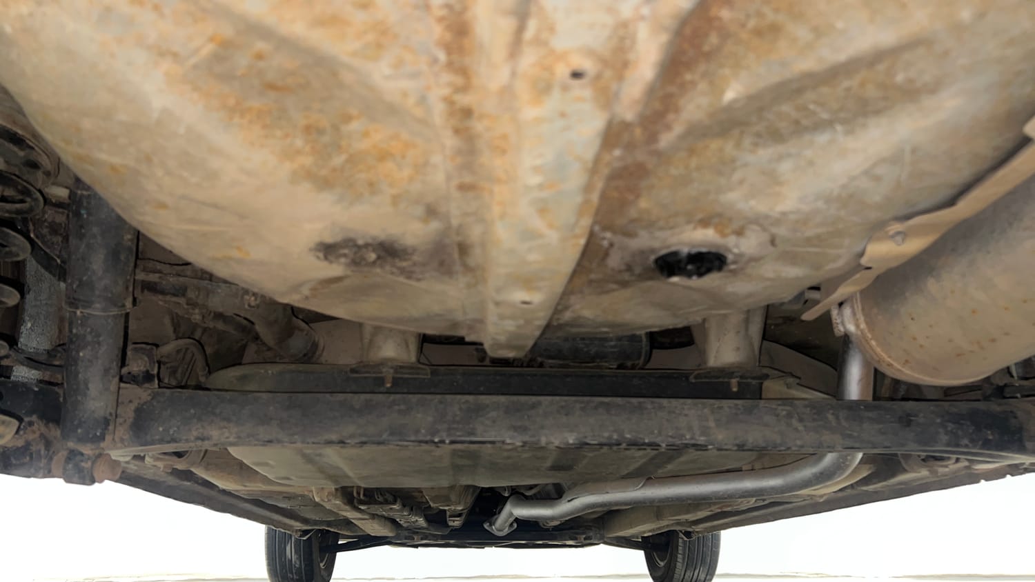 Used 2014 Hyundai i20 Sportz 1.2 Petrol Manual extra REAR UNDERBODY VIEW (TAKEN FROM REAR)