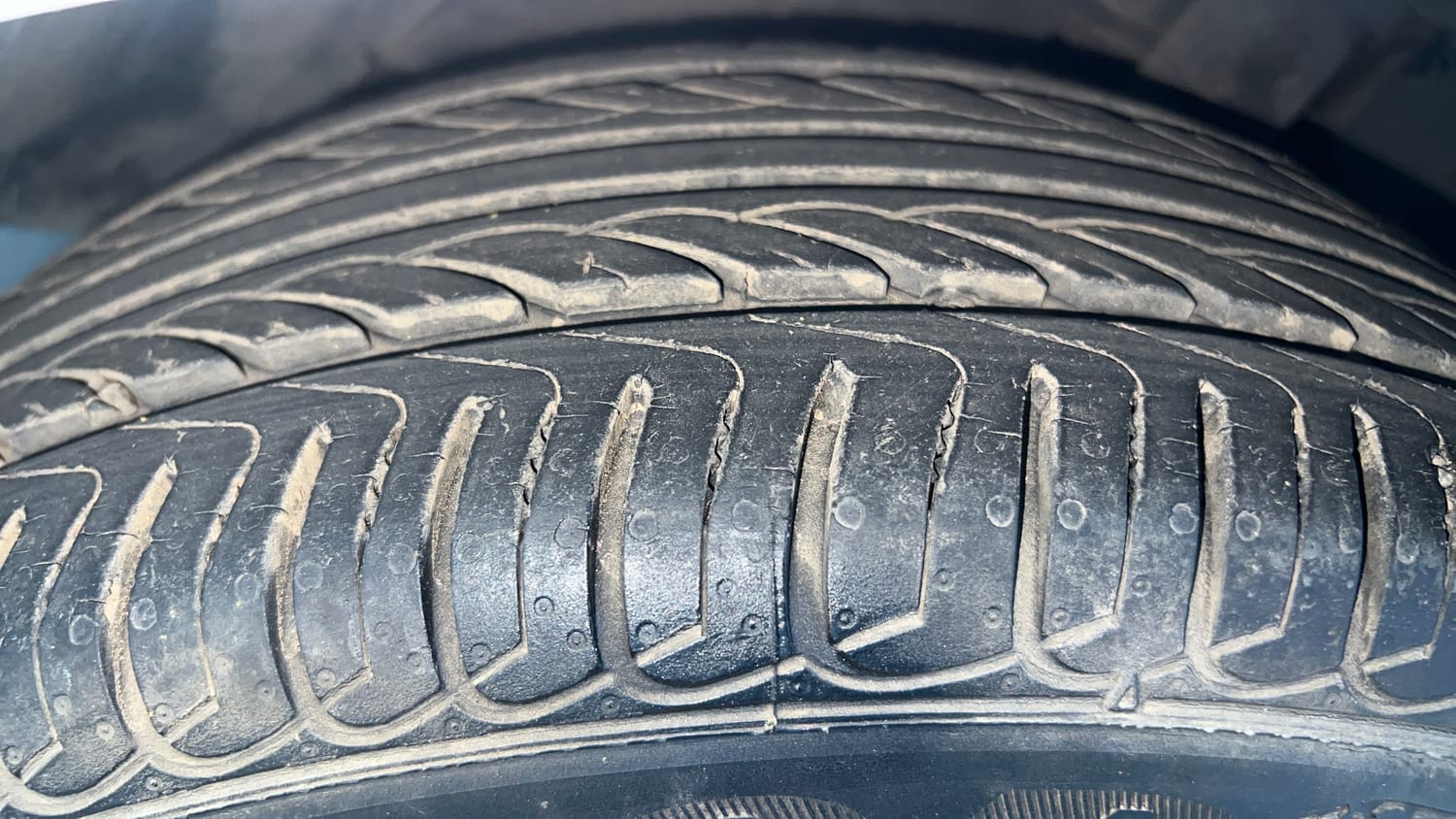 Used 2017 Ford EcoSport Titanium 1.5L Ti-VCT Petrol Manual tyres LEFT FRONT TYRE TREAD VIEW