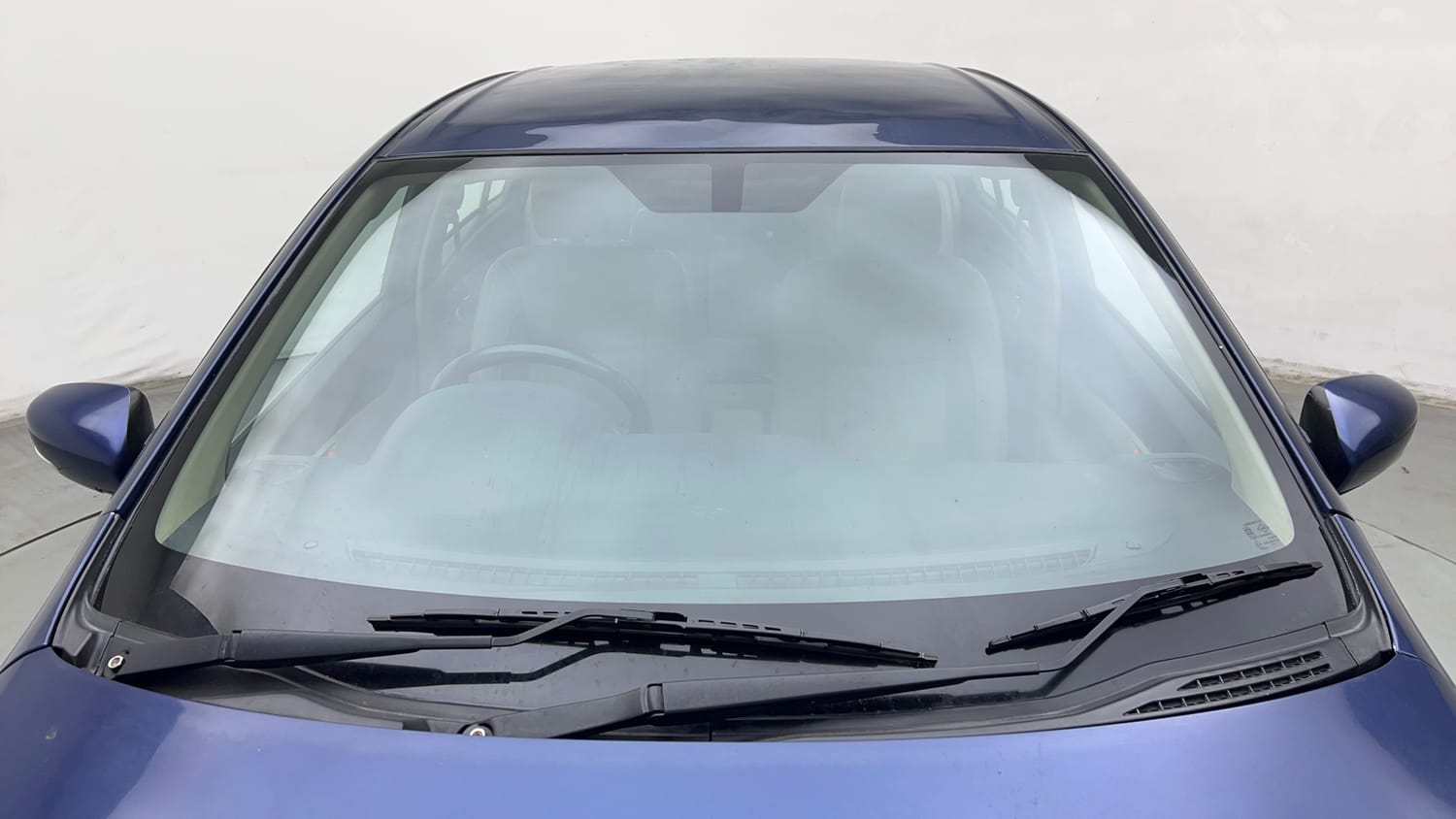 Used 2018 Maruti Suzuki Ciaz Alpha 1.4 MT Petrol Manual exterior FRONT WINDSHIELD VIEW