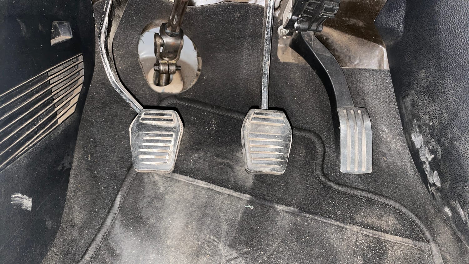 Used 2013 Ford Figo Duratec Petrol ZXI 1.2 Petrol Manual interior PEDALS VIEW