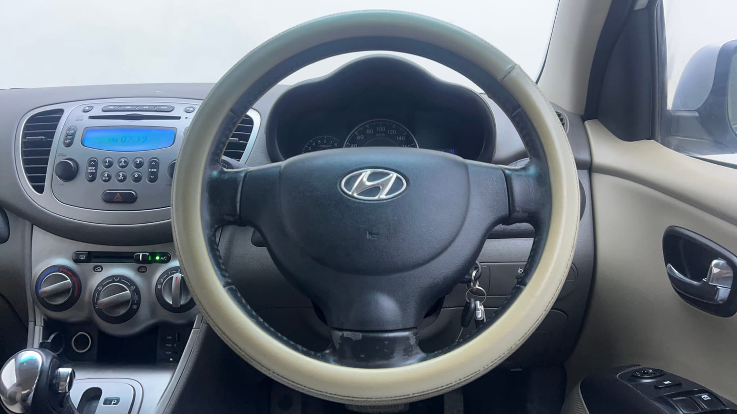 Used 2012 Hyundai i10 Sportz 1.2 AT Kappa2 Petrol Automatic interior STEERING VIEW