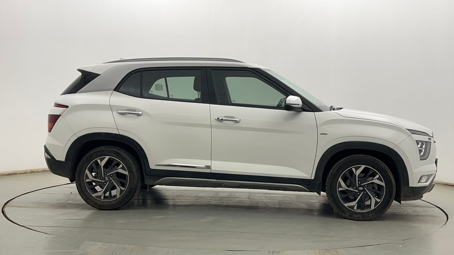 Used 2022 Hyundai Creta SX (O) 1.5 Petrol IVT Petrol Automatic exterior RIGHT SIDE VIEW