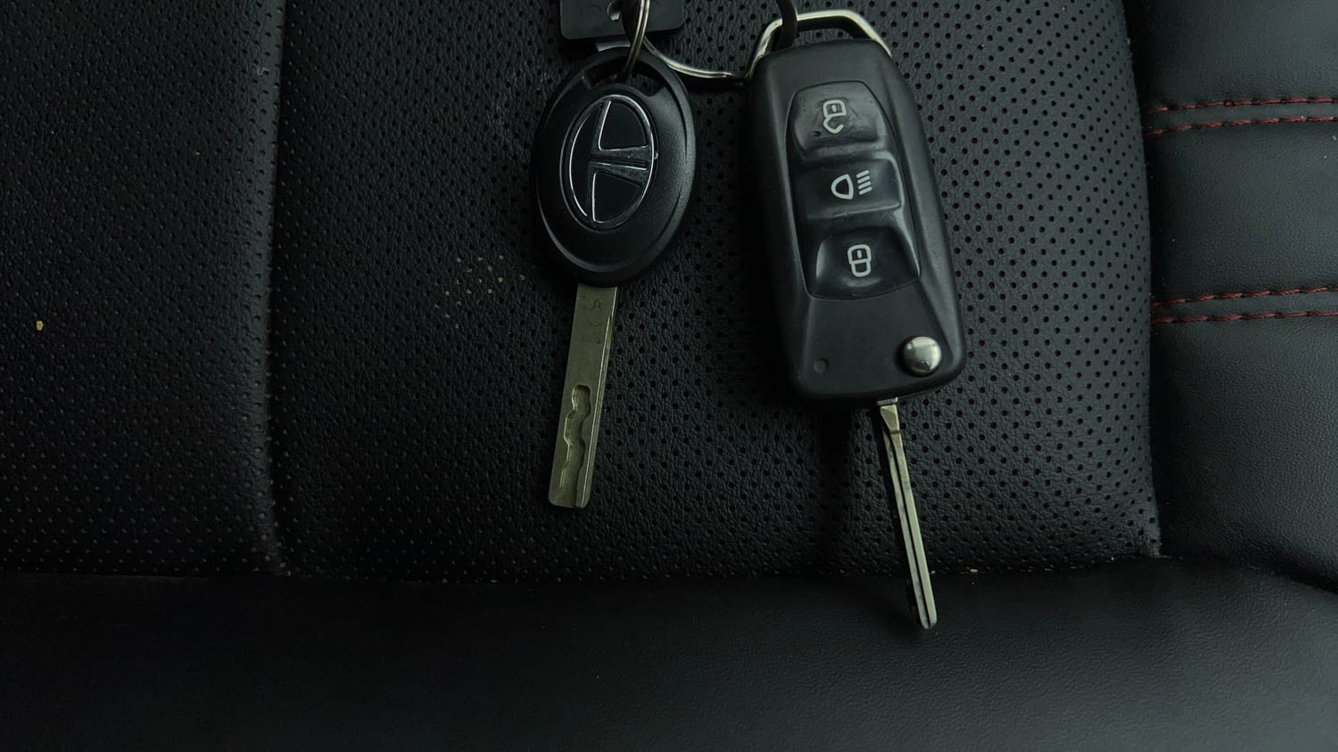 Used 2020 Tata Tiago XZ Plus Petrol Manual extra CAR KEY VIEW