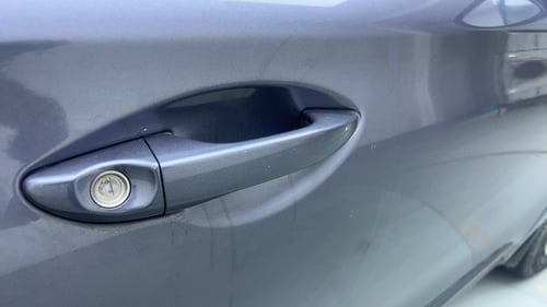 Used 2016 Hyundai Elite i20 Sportz 1.2 Petrol Manual dents MINOR DENT