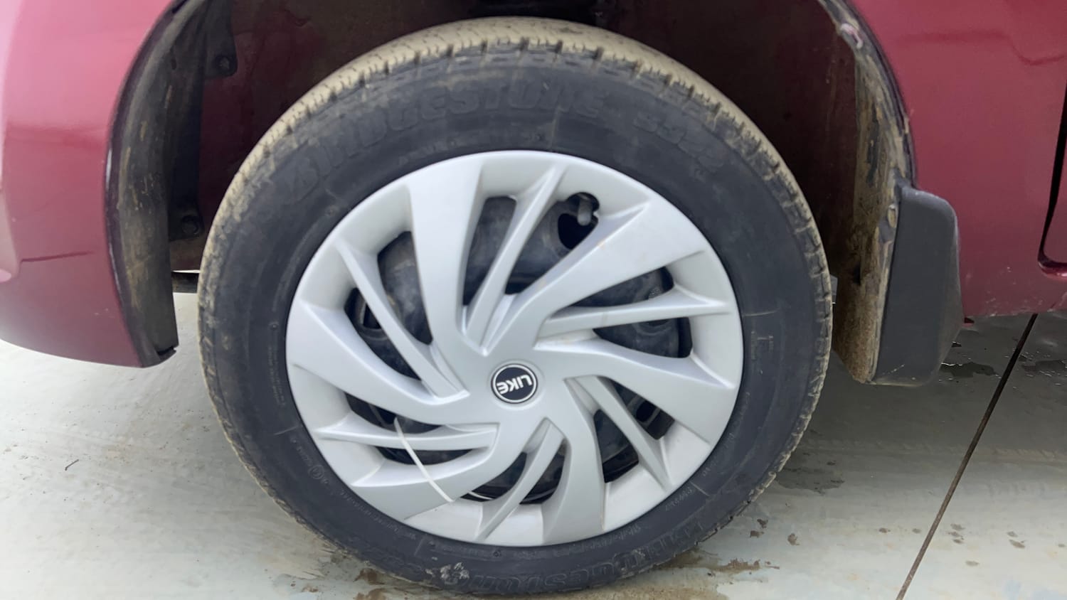 Used 2015 Maruti Suzuki Alto K10 VXi Petrol Manual tyres LEFT FRONT TYRE RIM VIEW