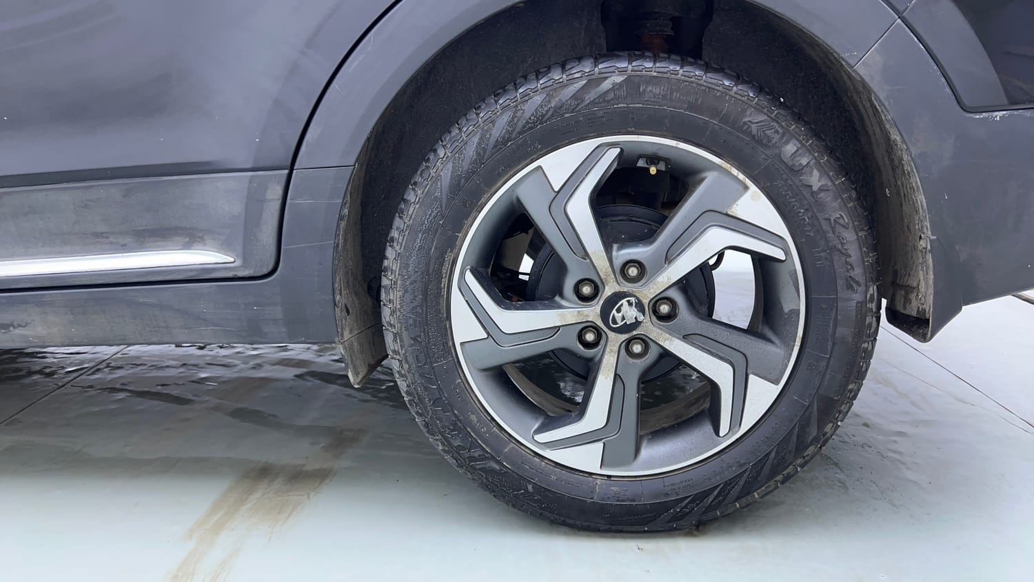 Used 2018 Hyundai Creta SX 1.6 AT Petrol Petrol Automatic tyres LEFT REAR TYRE RIM VIEW