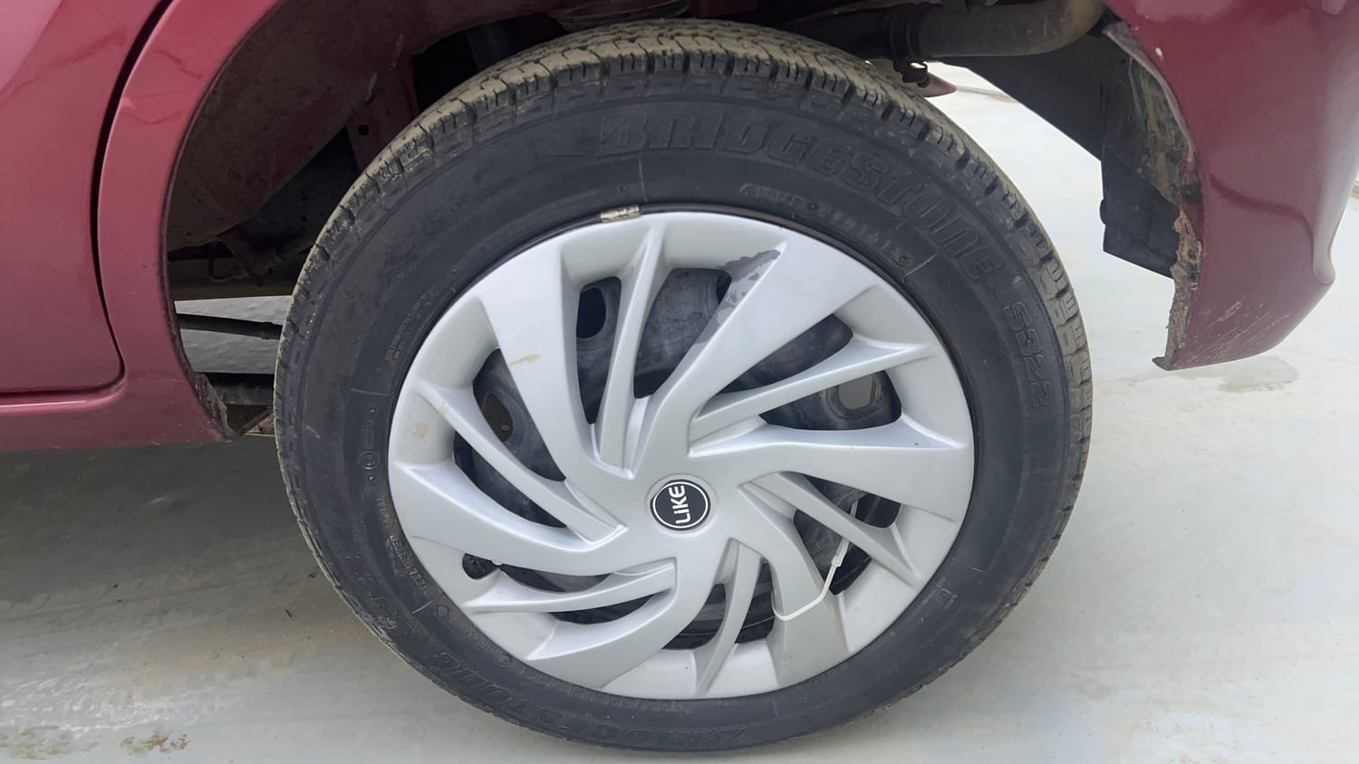 Used 2015 Maruti Suzuki Alto K10 VXi Petrol Manual tyres LEFT REAR TYRE RIM VIEW