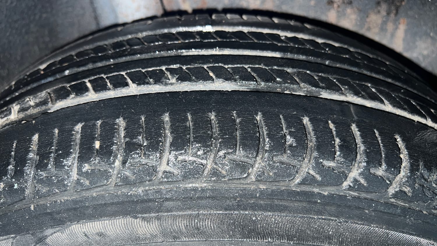 Used 2017 Maruti Suzuki Baleno Delta 1.2 Petrol Manual tyres RIGHT REAR TYRE TREAD VIEW