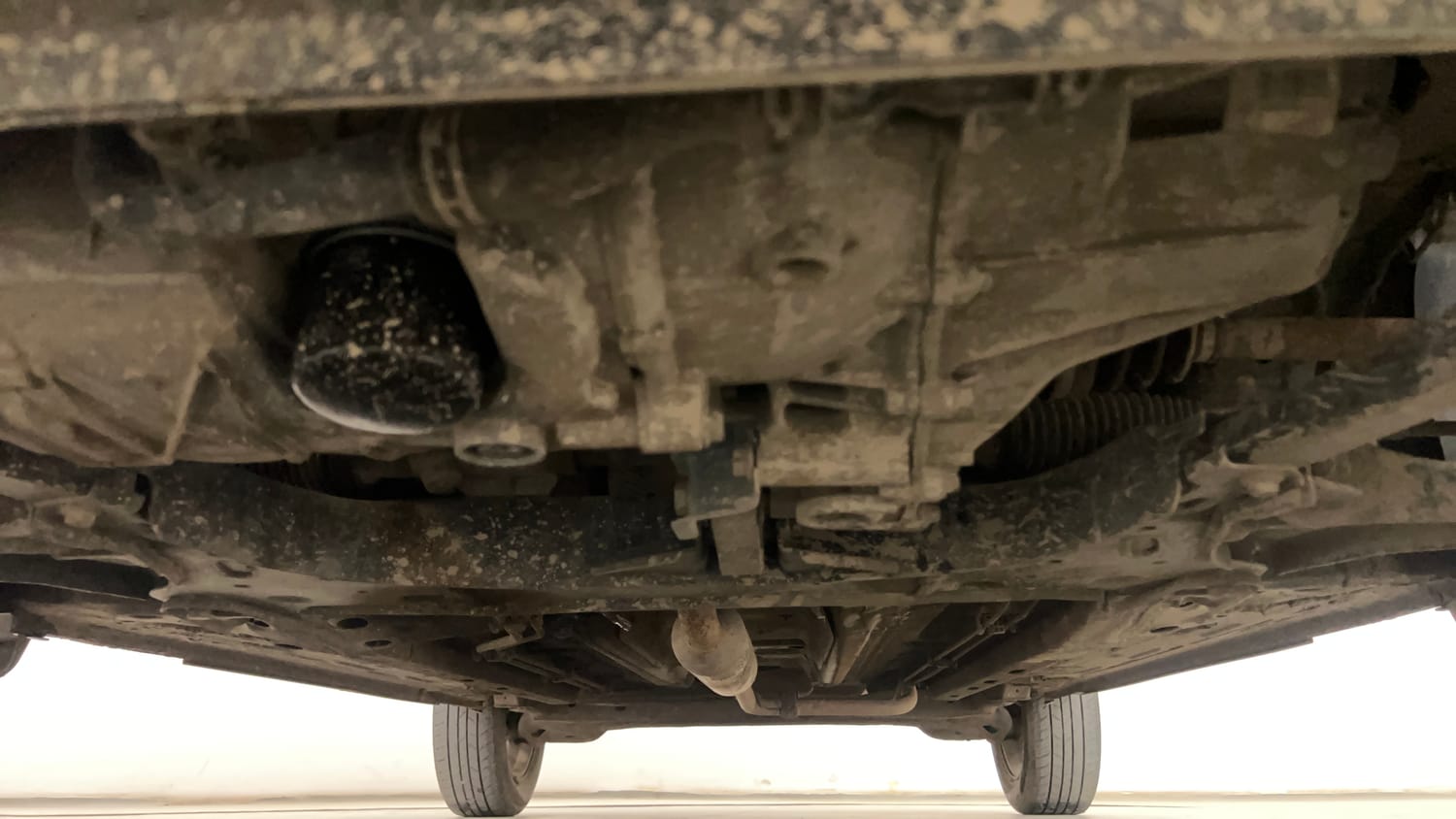 Used 2023 Nissan Magnite XV Petrol Manual extra FRONT LEFT UNDERBODY VIEW