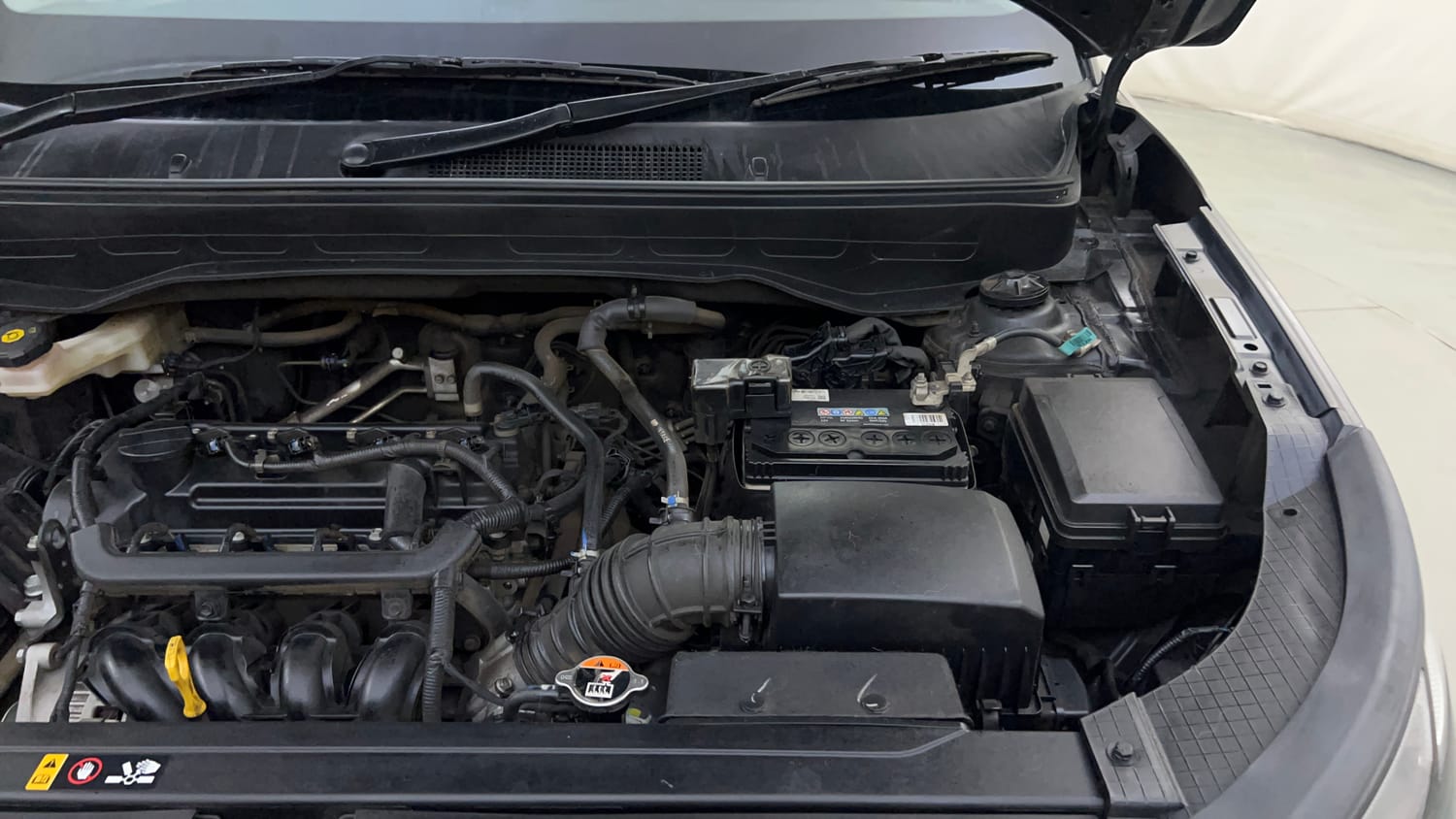 Used 2022 Hyundai Venue SX 1.2 Petrol Petrol Manual engine ENGINE LEFT SIDE HINGE & APRON VIEW