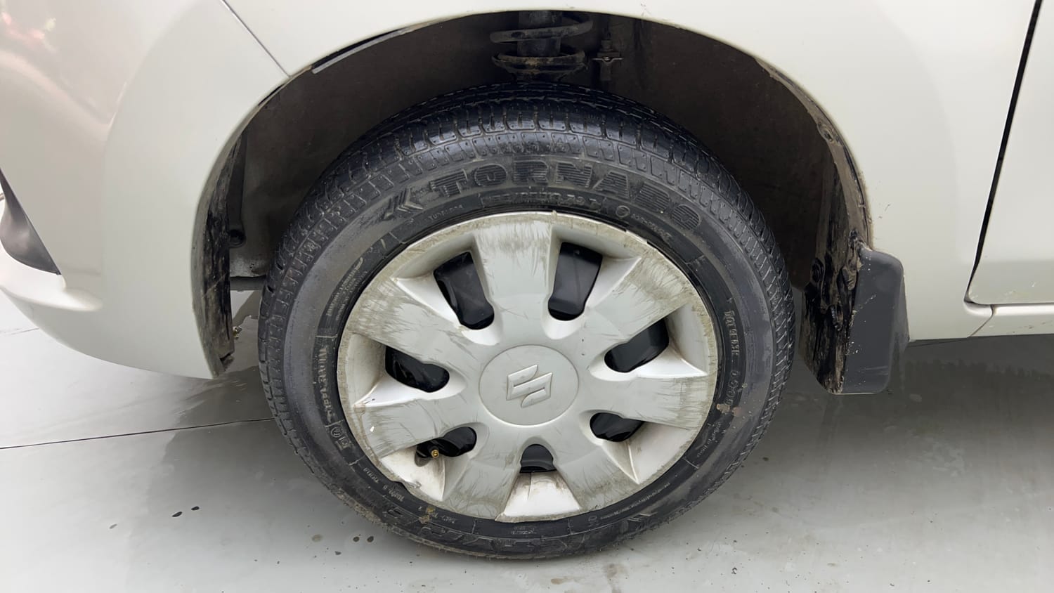 Used 2019 maruti-suzuki Alto K10 VXi (O) AMT Petrol Automatic tyres LEFT FRONT TYRE RIM VIEW