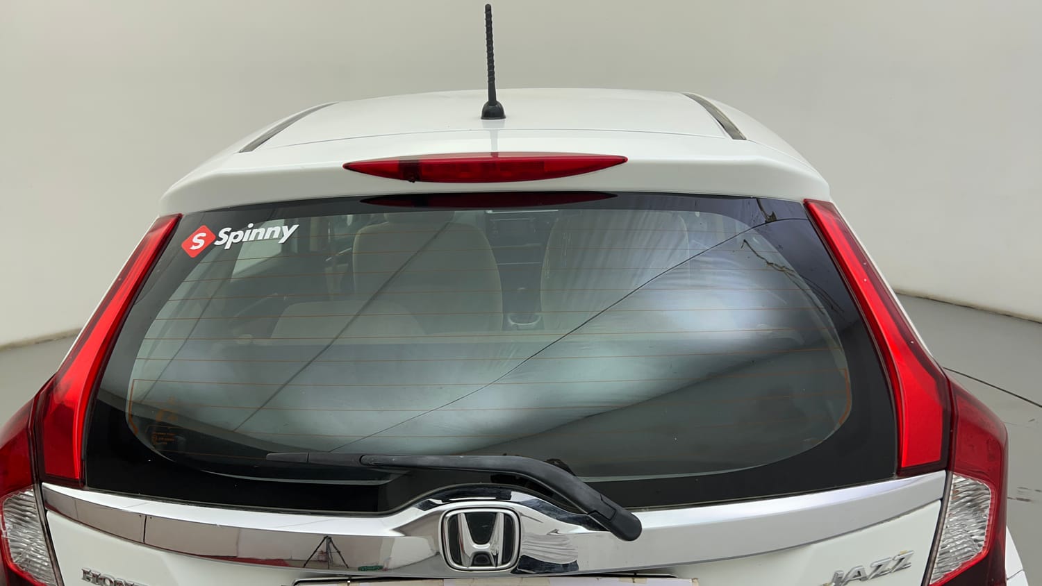 Used 2016 Honda Jazz V Petrol Petrol Manual exterior BACK WINDSHIELD VIEW