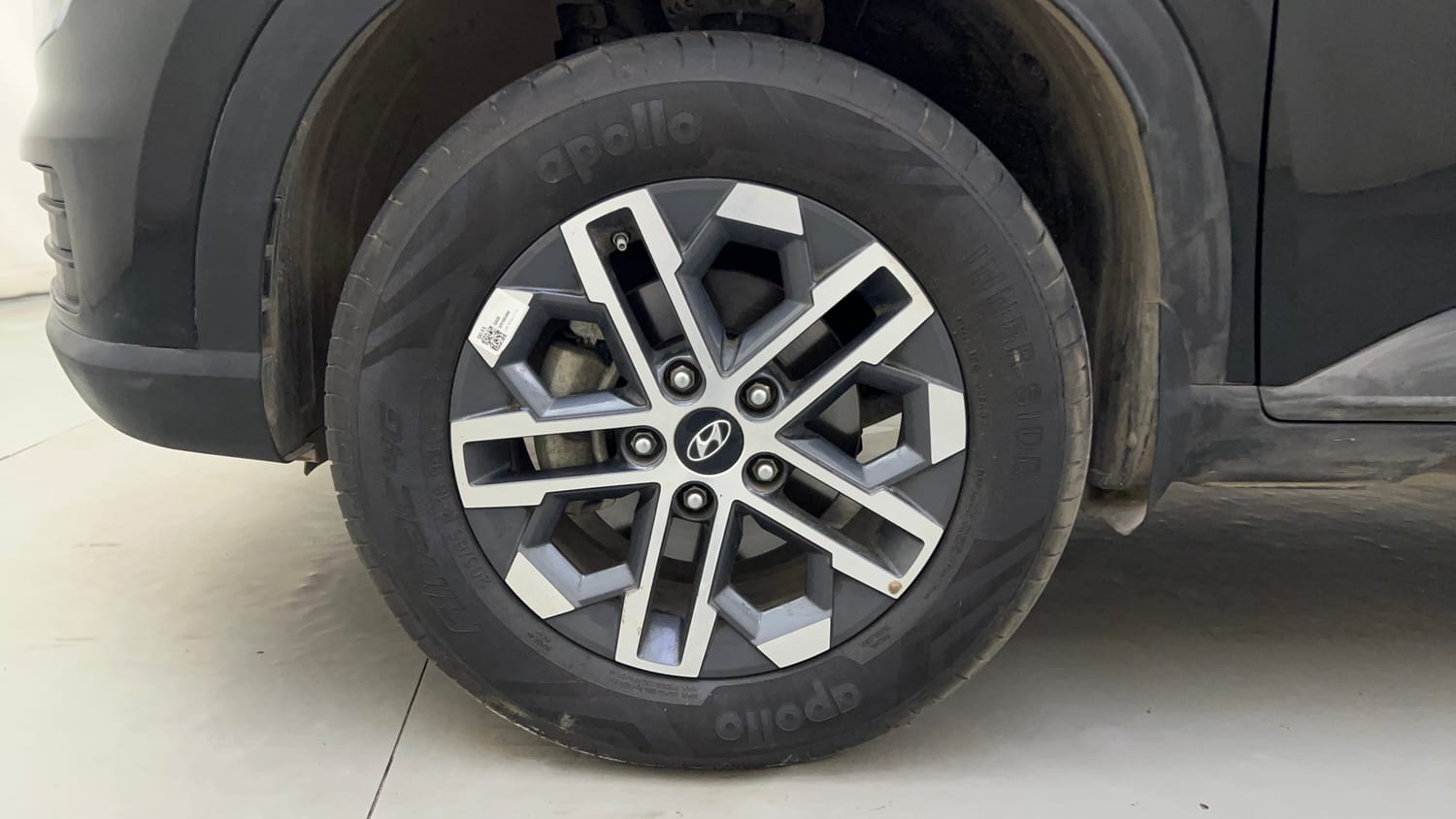 Used 2022 Hyundai Venue SX 1.2 Petrol Petrol Manual tyres LEFT FRONT TYRE RIM VIEW