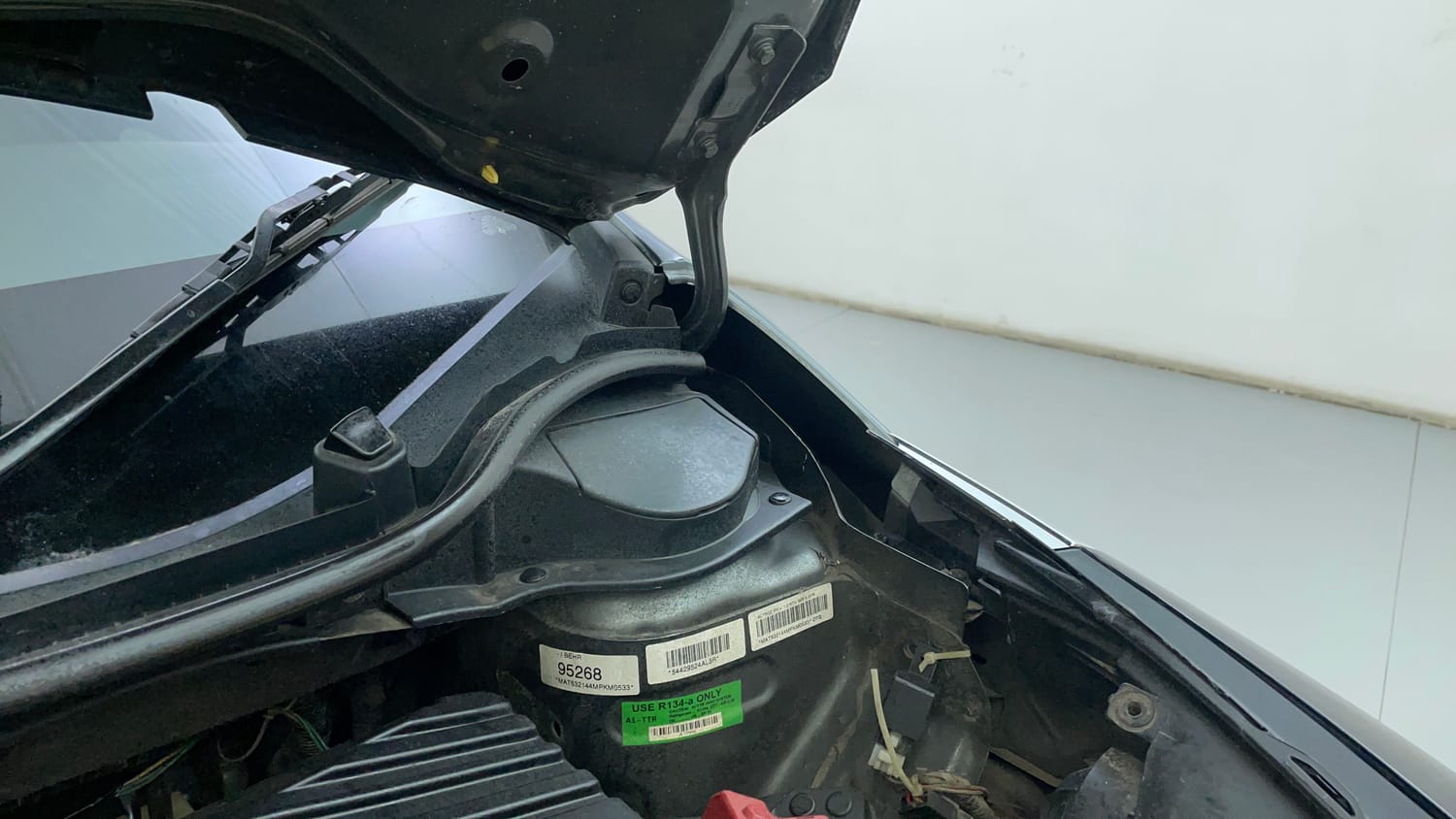 Used 2021 Tata Altroz XM Plus Petrol Petrol Manual engine ENGINE LEFT SIDE HINGE & APRON VIEW