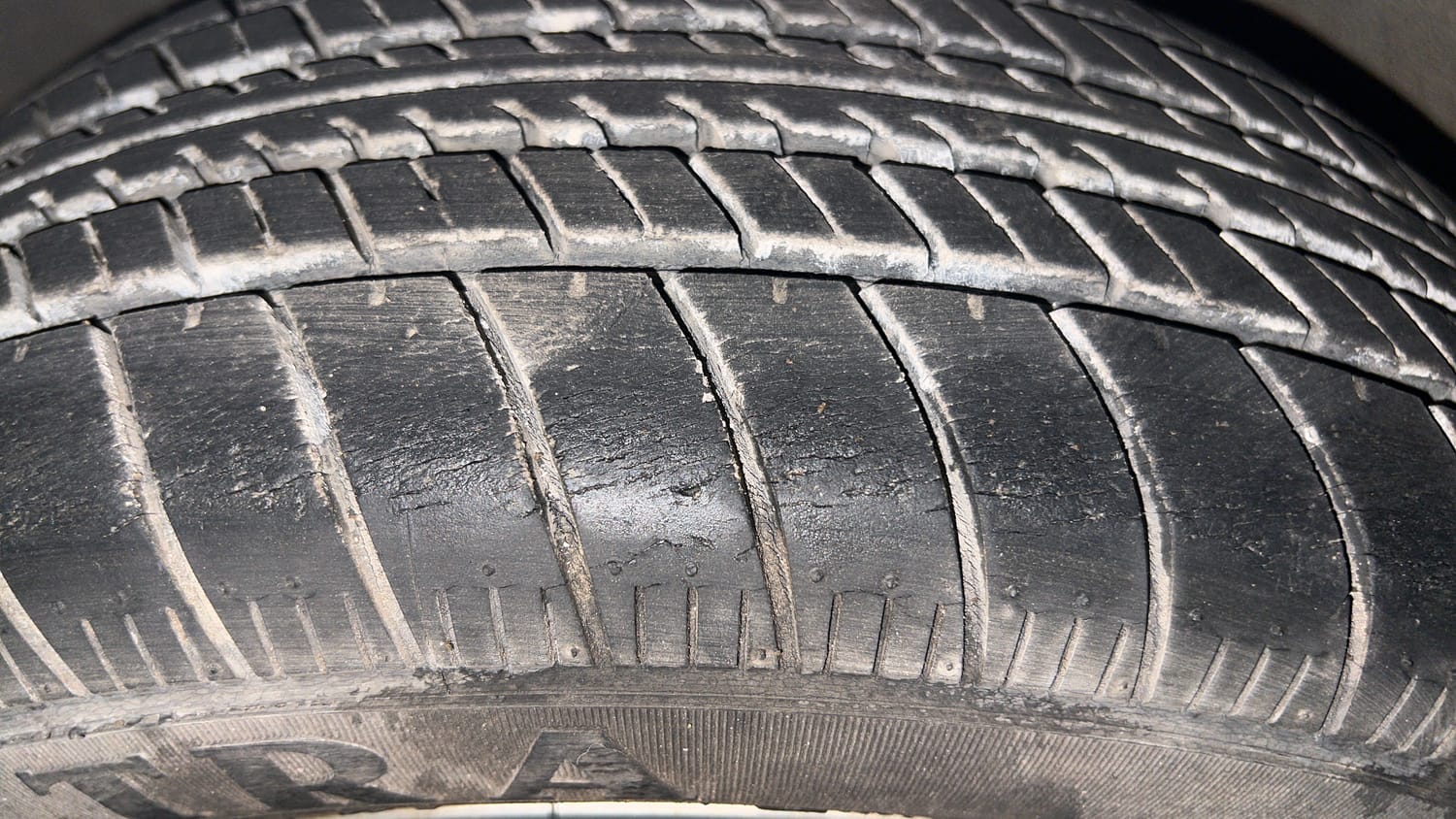Used 2018 Nissan Sunny XV CVT Petrol Automatic tyres LEFT FRONT TYRE TREAD VIEW