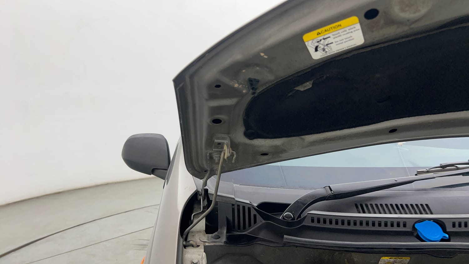 Used 2018 Datsun Redi-GO S 1.0 AMT Petrol Automatic engine ENGINE RIGHT SIDE HINGE & APRON VIEW