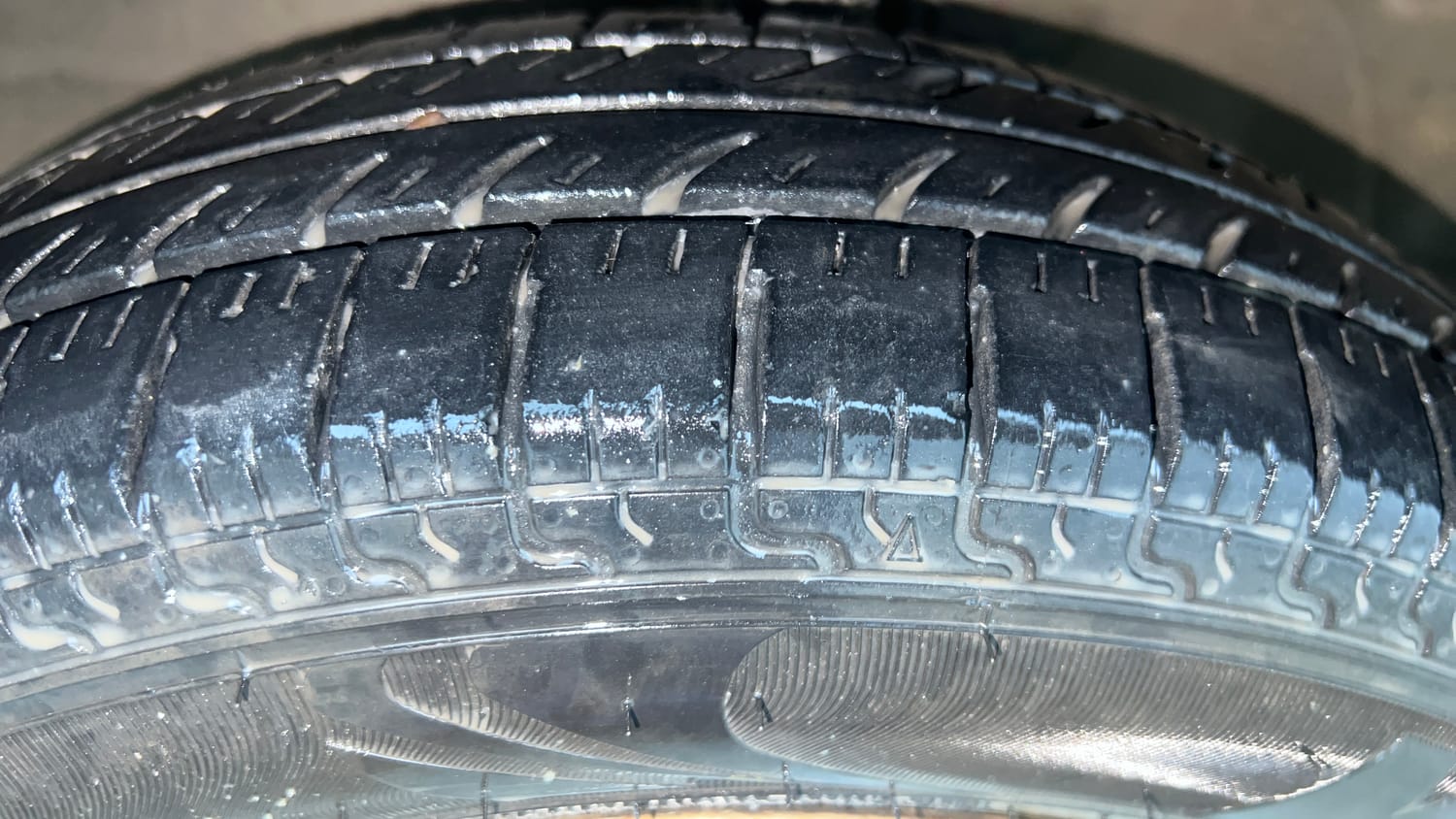 Used 2018 Maruti Suzuki Wagon R LXI CNG Cng Manual tyres LEFT FRONT TYRE TREAD VIEW