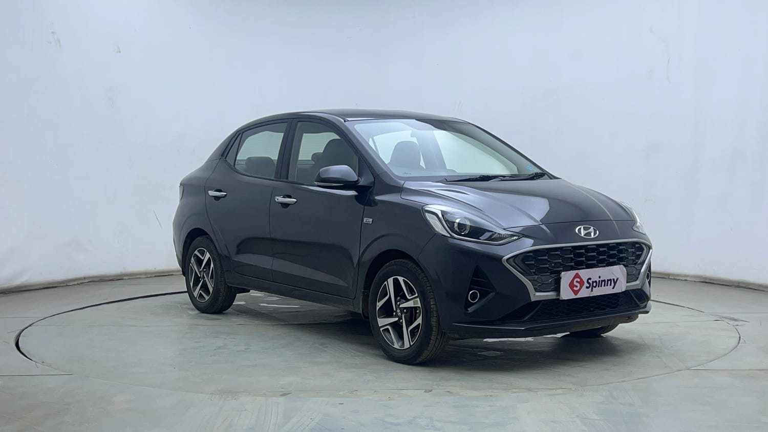 Used 2022 Hyundai Aura SX Plus 1.2 AMT Petrol Petrol Automatic exterior RIGHT FRONT CORNER VIEW