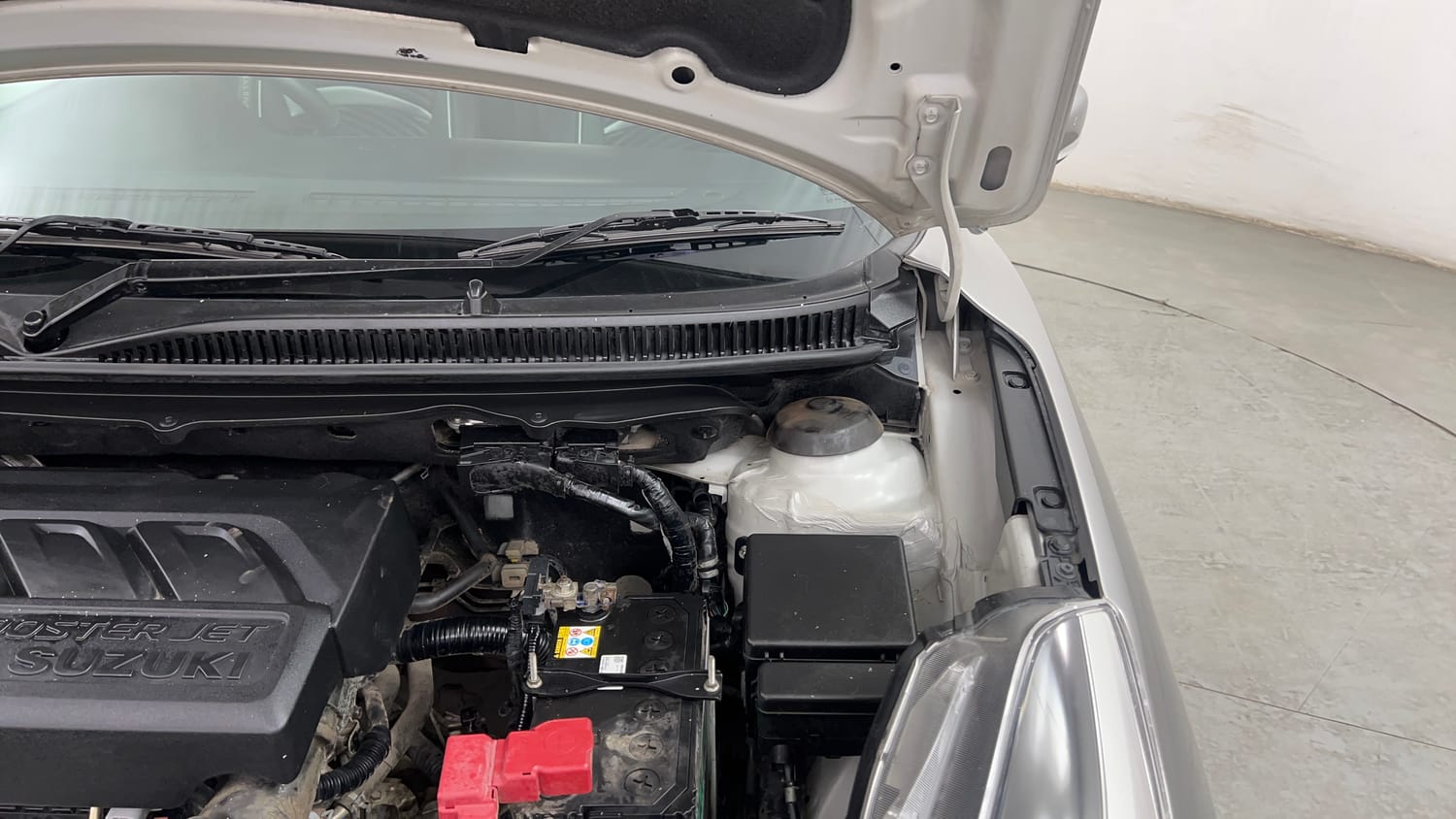 Used 2017 Maruti Suzuki Baleno RS 1.0 Petrol Manual engine ENGINE LEFT SIDE HINGE & APRON VIEW