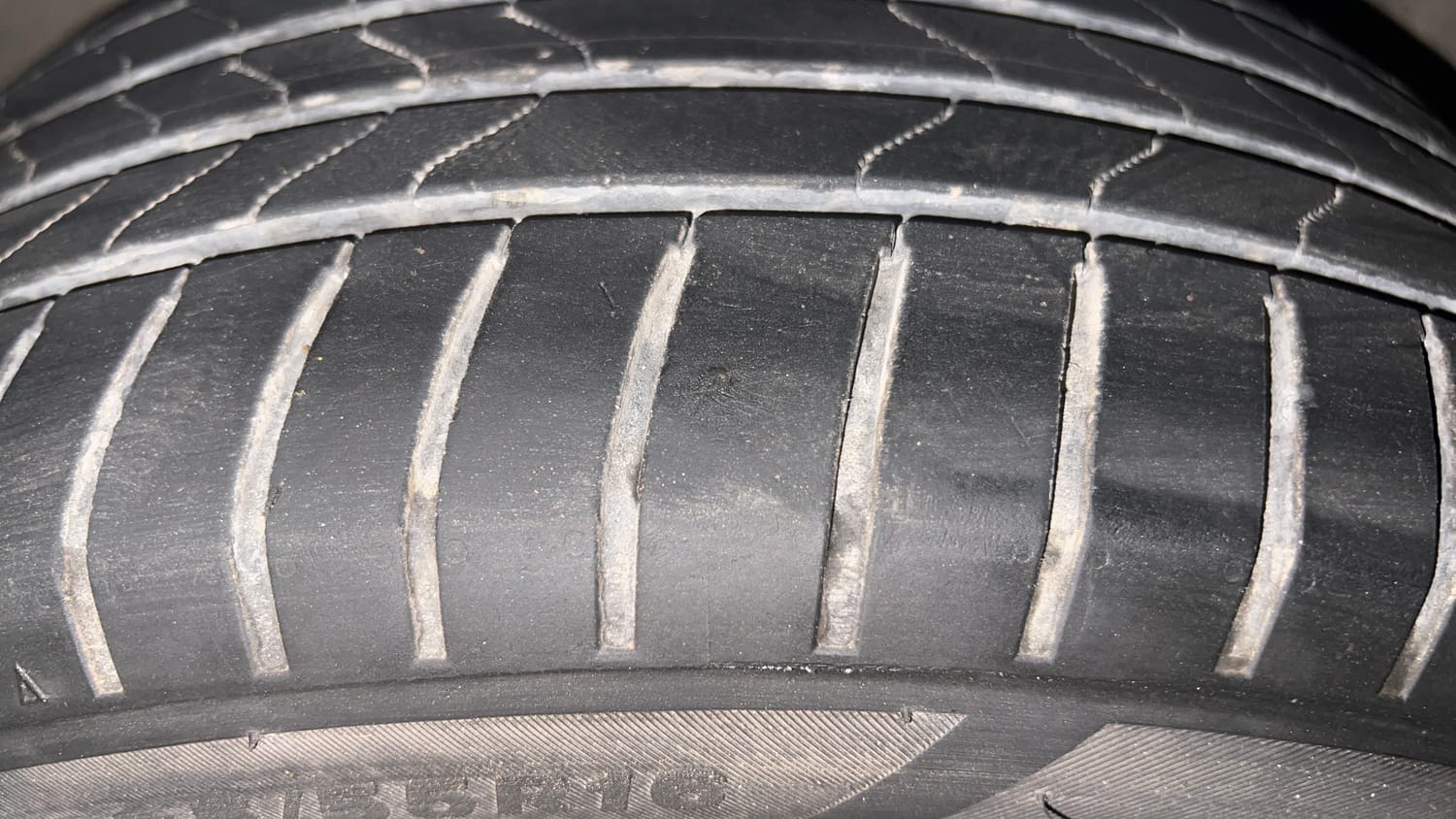 Used 2018 Skoda Octavia 1.8 TSI L&K Petrol Automatic tyres LEFT FRONT TYRE TREAD VIEW