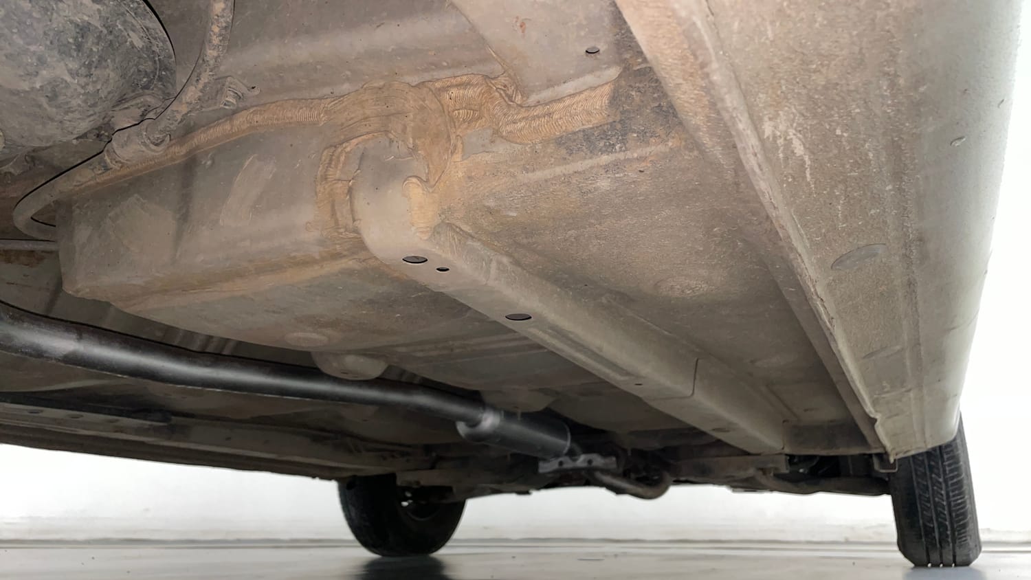 Used 2013 Hyundai i10 Magna 1.2 Kappa2 Petrol Manual extra REAR RIGHT UNDERBODY VIEW