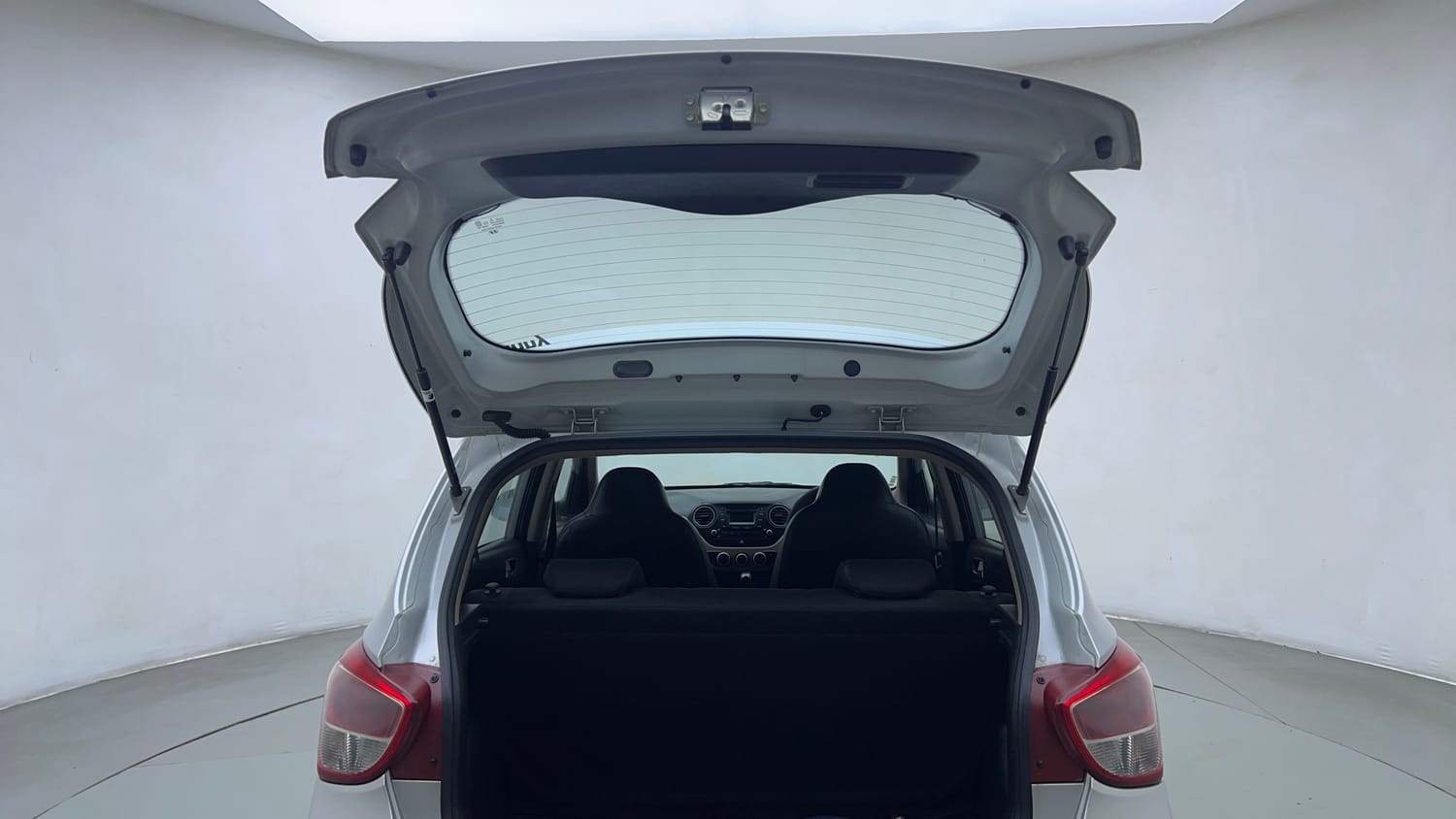 Used 2015 Hyundai Grand i10 Asta AT 1.2 Kappa VTVT Petrol Automatic interior DICKY DOOR OPEN VIEW