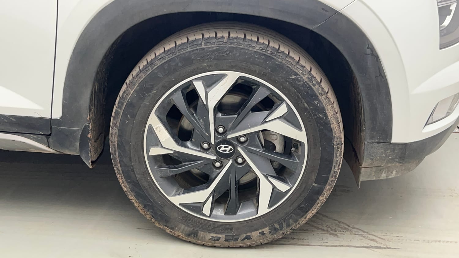 Used 2022 Hyundai Creta SX (O) 1.5 Petrol IVT Petrol Automatic tyres RIGHT FRONT TYRE RIM VIEW