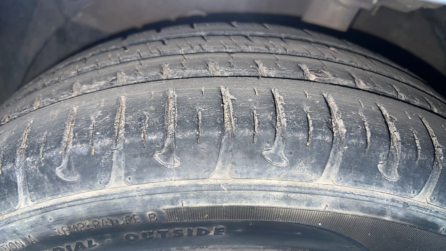 Used 2015 Hyundai Grand i10 Asta AT 1.2 Kappa VTVT Petrol Automatic tyres LEFT FRONT TYRE TREAD VIEW
