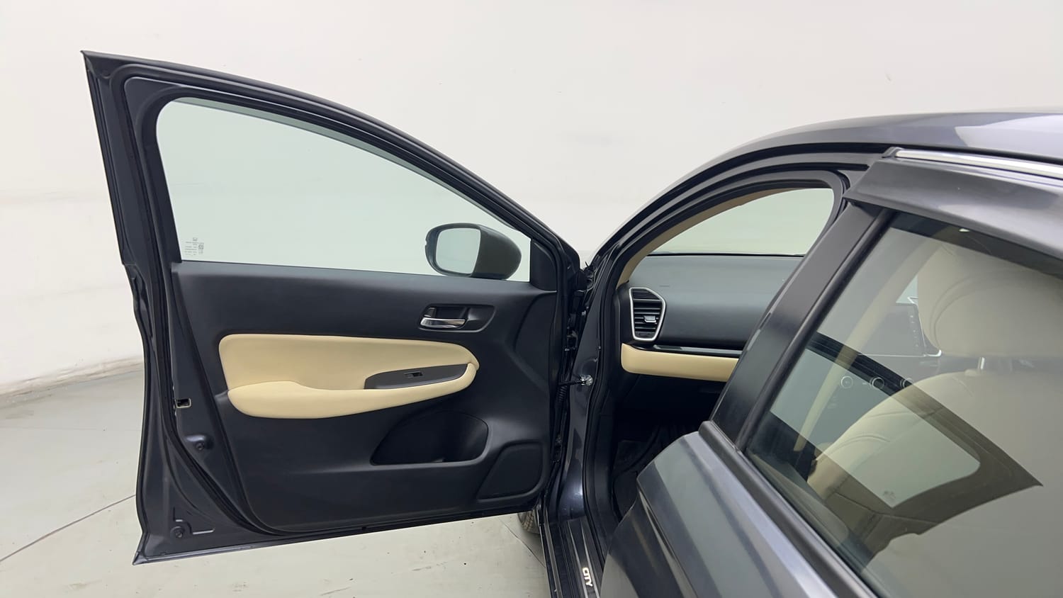 Used 2023 Honda City V Petrol MT Petrol Manual interior LEFT FRONT DOOR OPEN VIEW