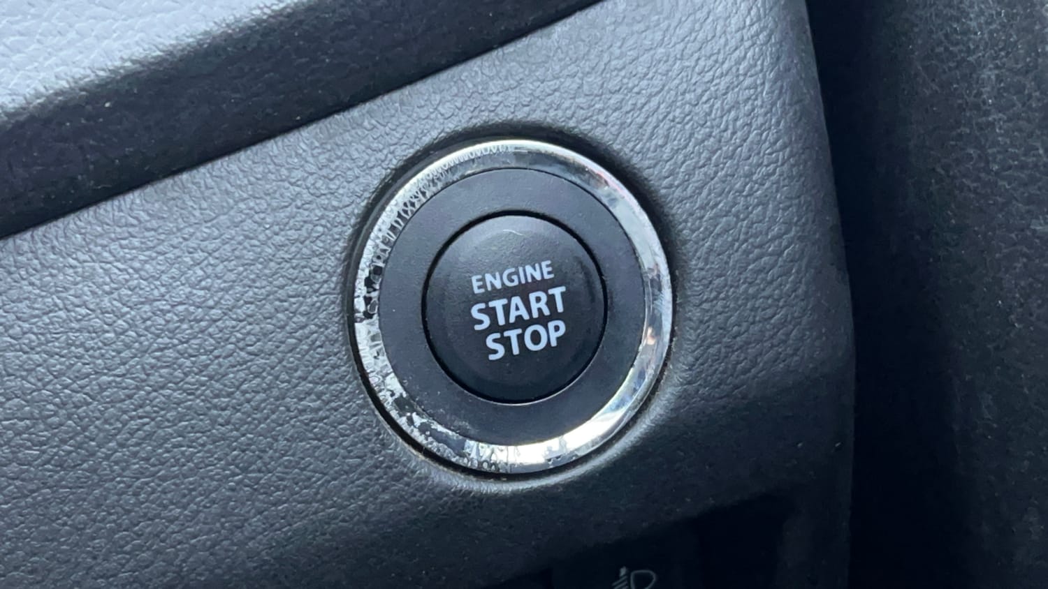 Used 2021 Maruti Suzuki Baleno Zeta Petrol Manual top_features Keyless start