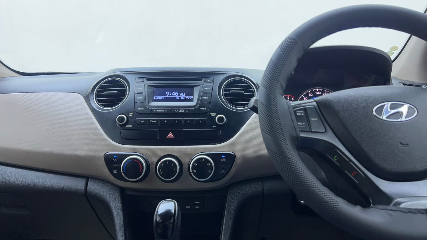 Used 2015 Hyundai Grand i10 Asta AT 1.2 Kappa VTVT Petrol Automatic interior MUSIC SYSTEM & AC CONTROL VIEW