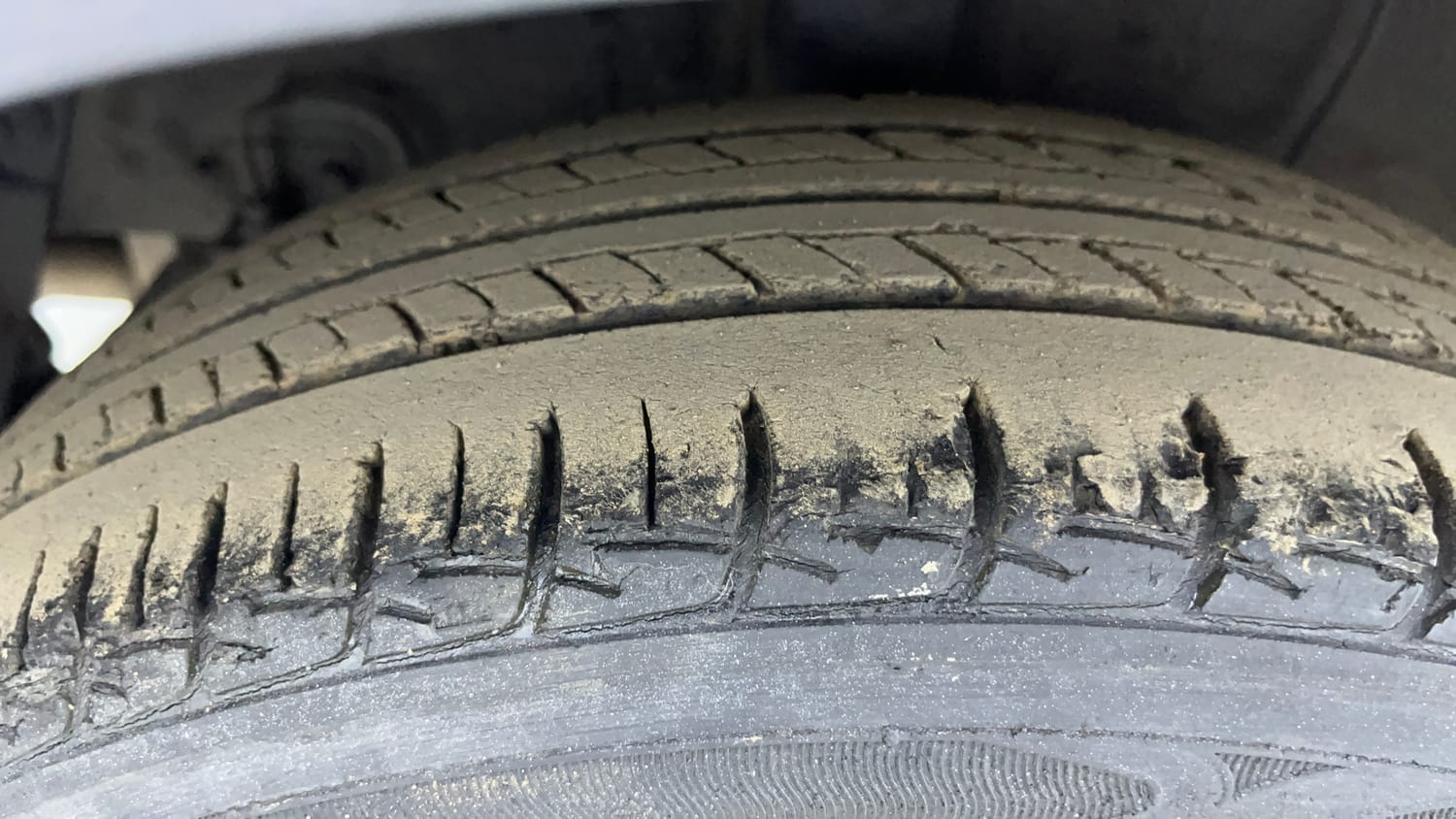 Used 2017 Hyundai Grand i10 Asta 1.2 Kappa VTVT Petrol Manual tyres RIGHT REAR TYRE TREAD VIEW