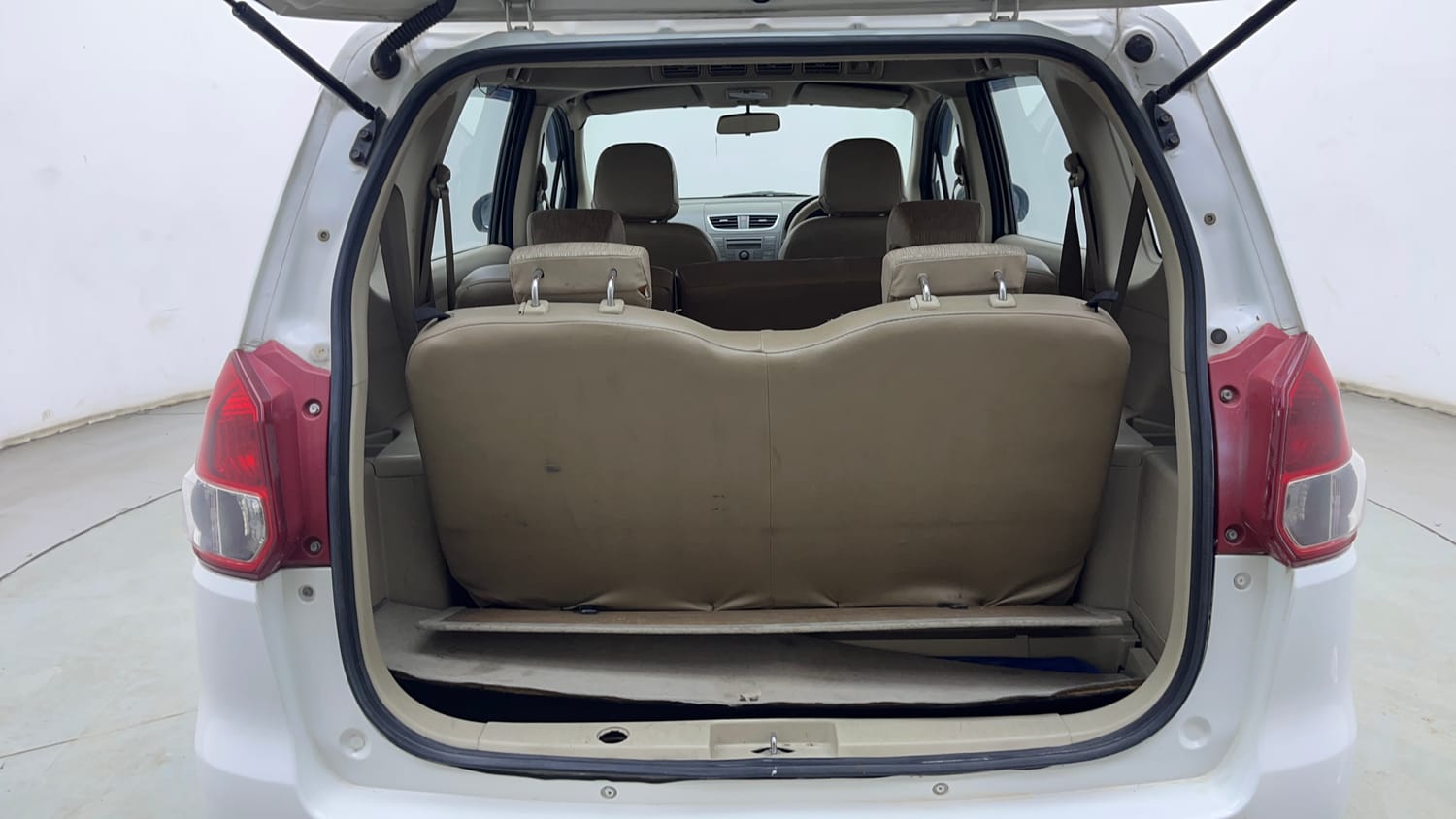 Used 2014 Maruti Suzuki Ertiga Vxi Petrol Manual interior DICKY INSIDE VIEW