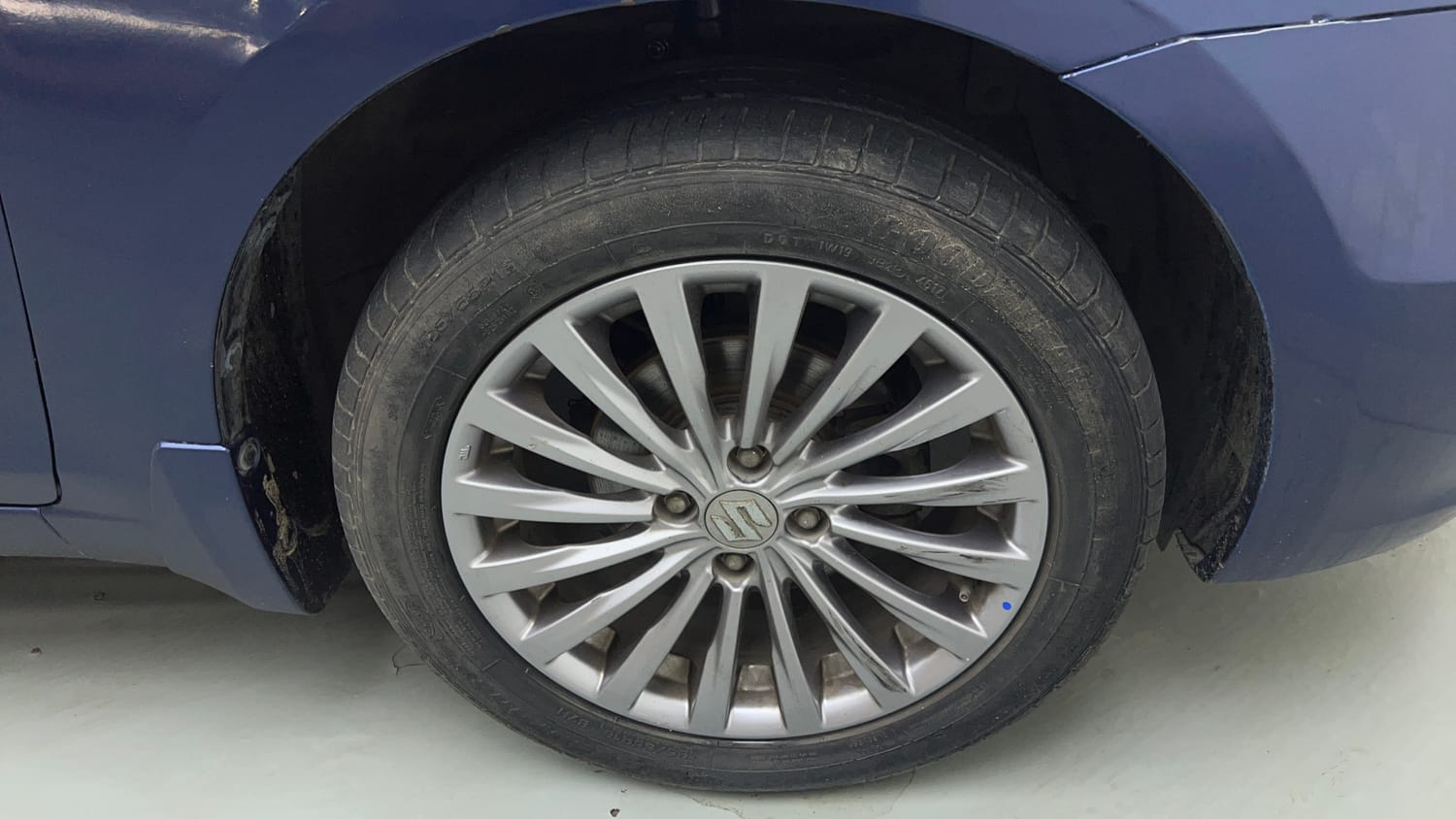 Used 2018 Maruti Suzuki Ciaz Alpha 1.4 MT Petrol Manual tyres RIGHT FRONT TYRE RIM VIEW