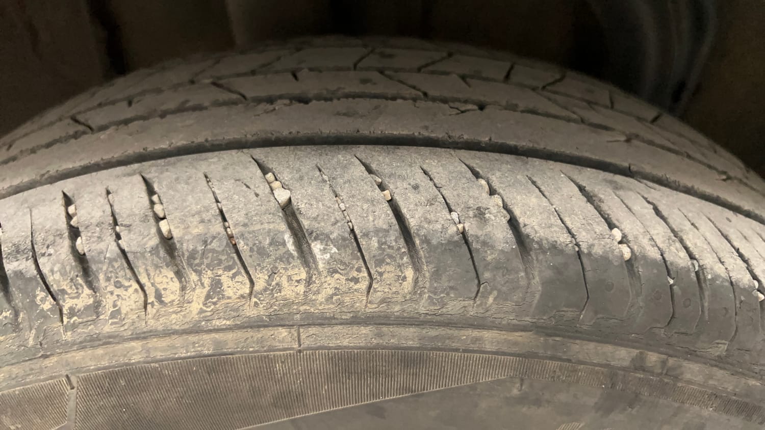 Used 2023 Nissan Magnite XV Petrol Manual tyres RIGHT REAR TYRE TREAD VIEW