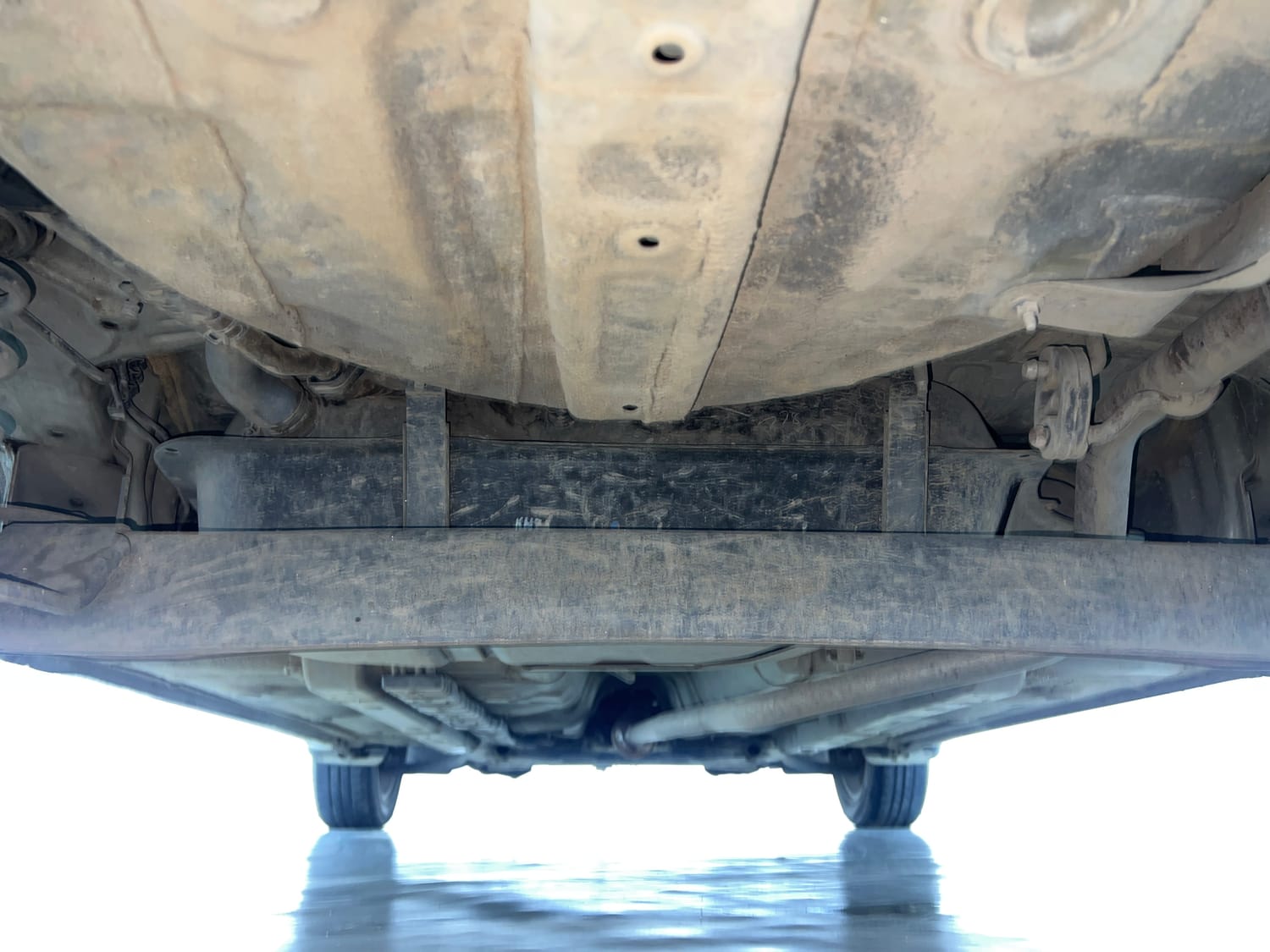 Used 2015 Hyundai Grand i10 Asta AT 1.2 Kappa VTVT Petrol Automatic extra REAR UNDERBODY VIEW (TAKEN FROM REAR)