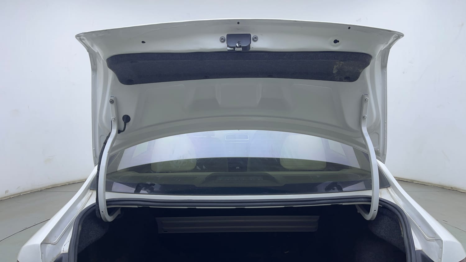 Used 2016 Skoda Rapid 1.5 TDI CR Style Plus AT Diesel Automatic interior DICKY DOOR OPEN VIEW