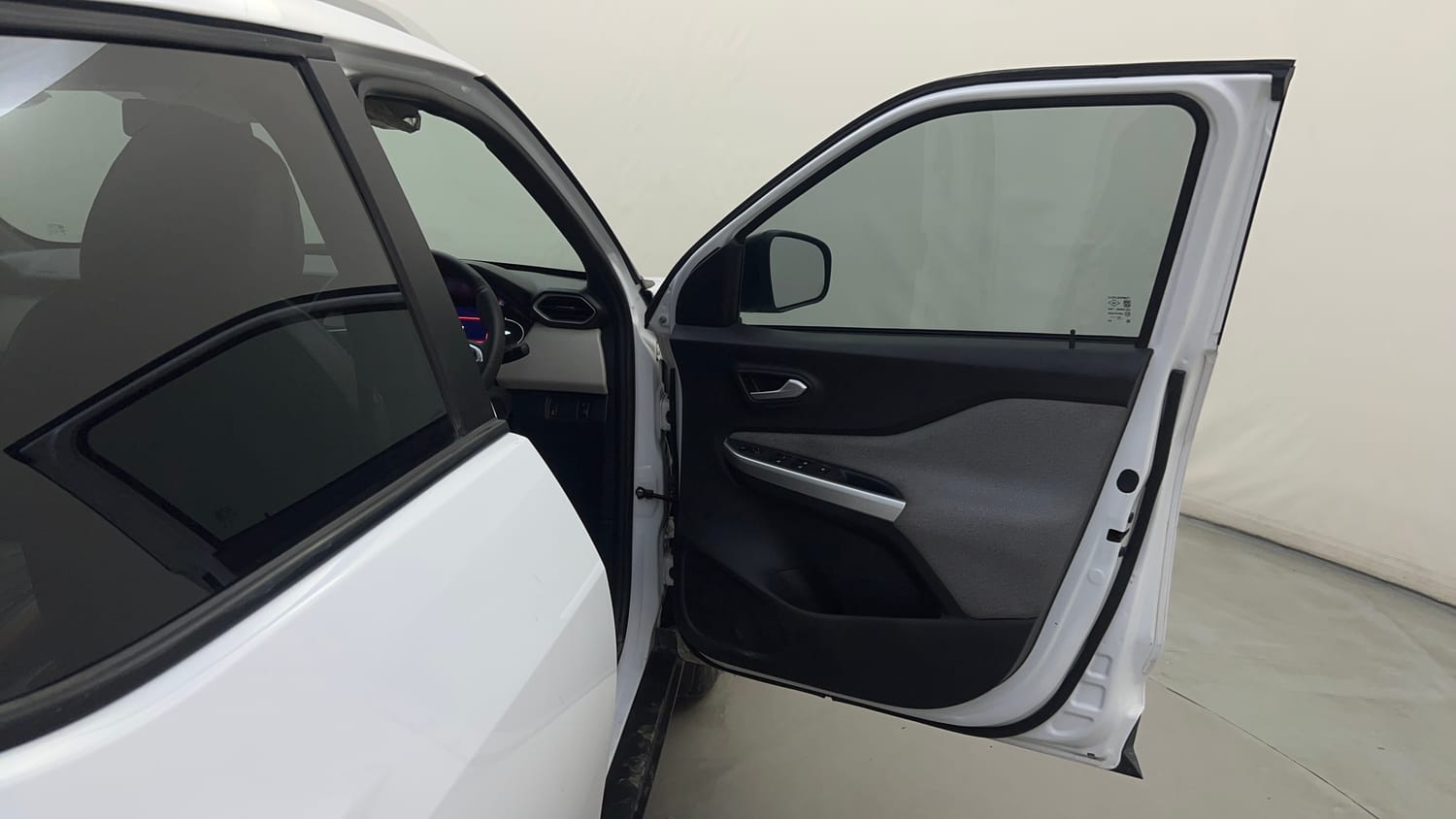 Used 2023 Nissan Magnite XV Petrol Manual interior RIGHT FRONT DOOR OPEN VIEW